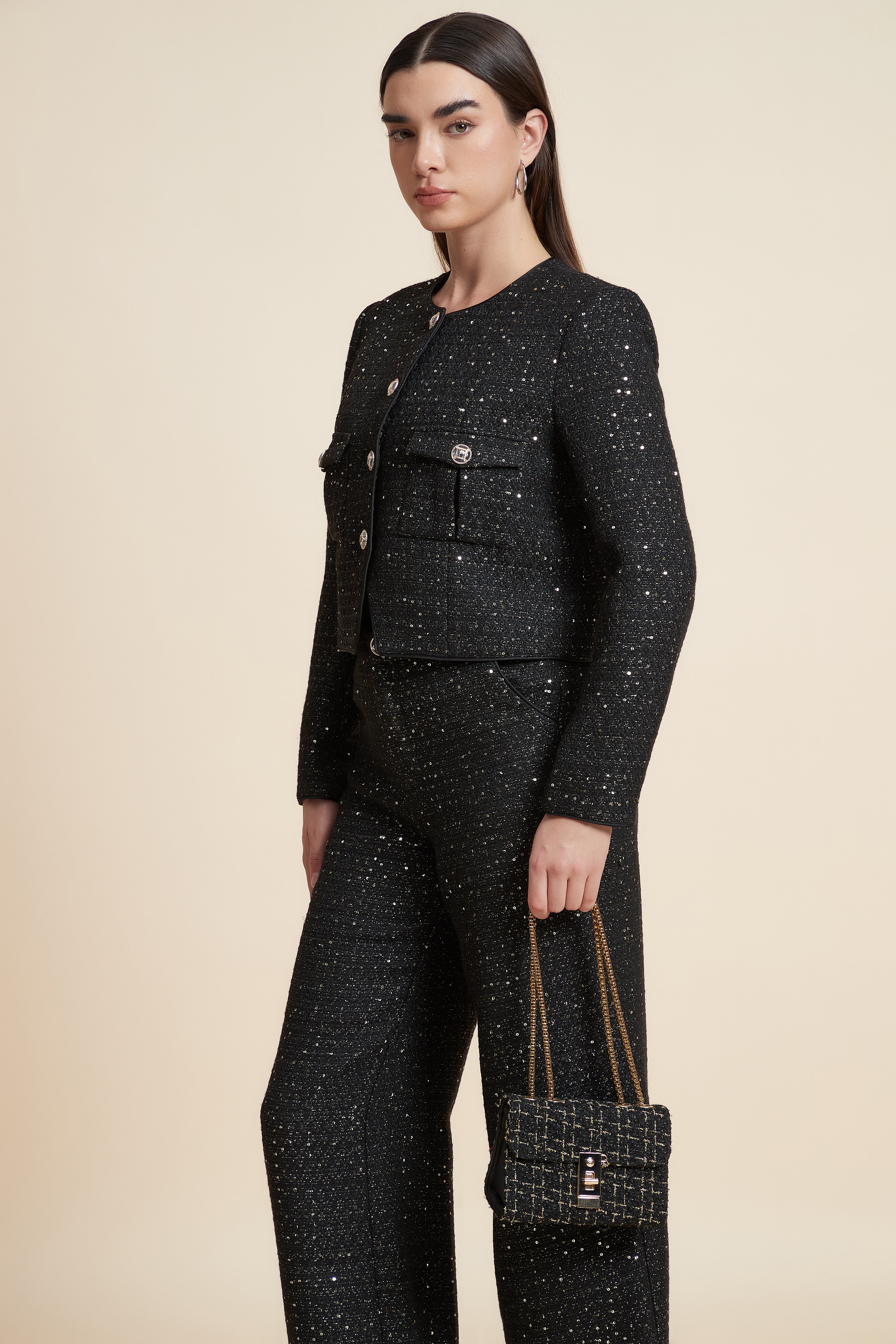 جاكيت قصير لامع أكمام طويلة بجيوب