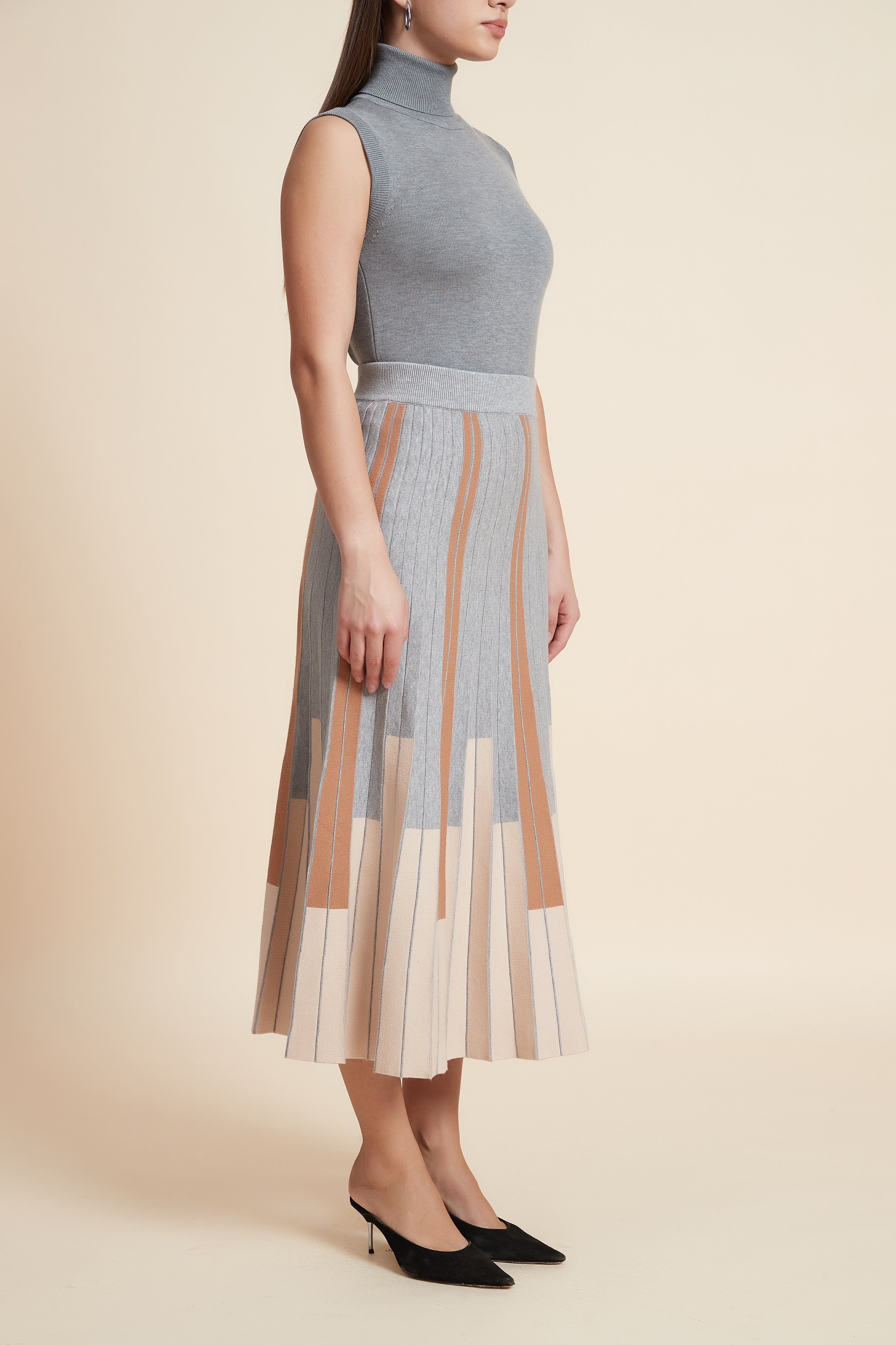 تنورة ميدي مخططة بالطول