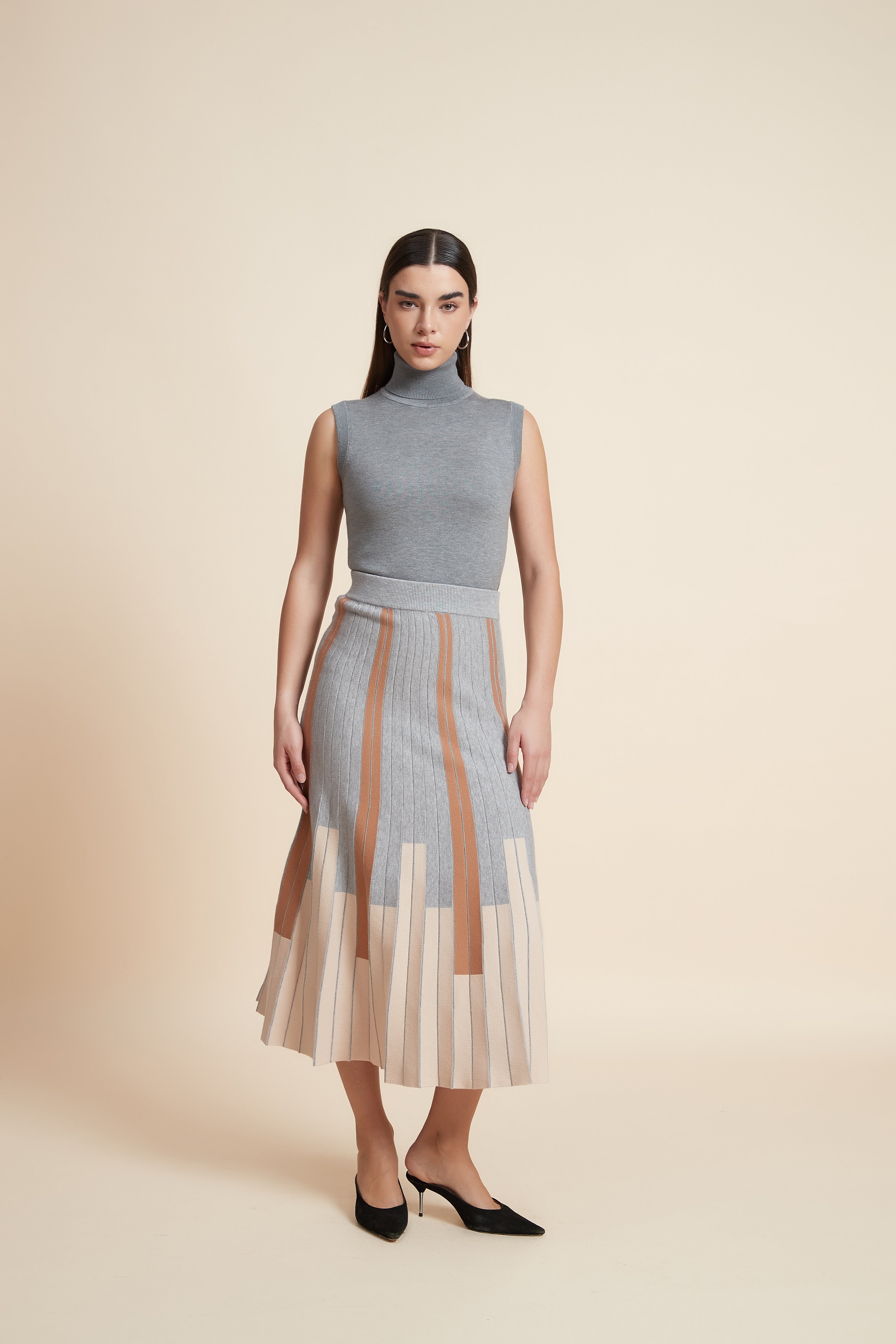 تنورة ميدي مخططة بالطول