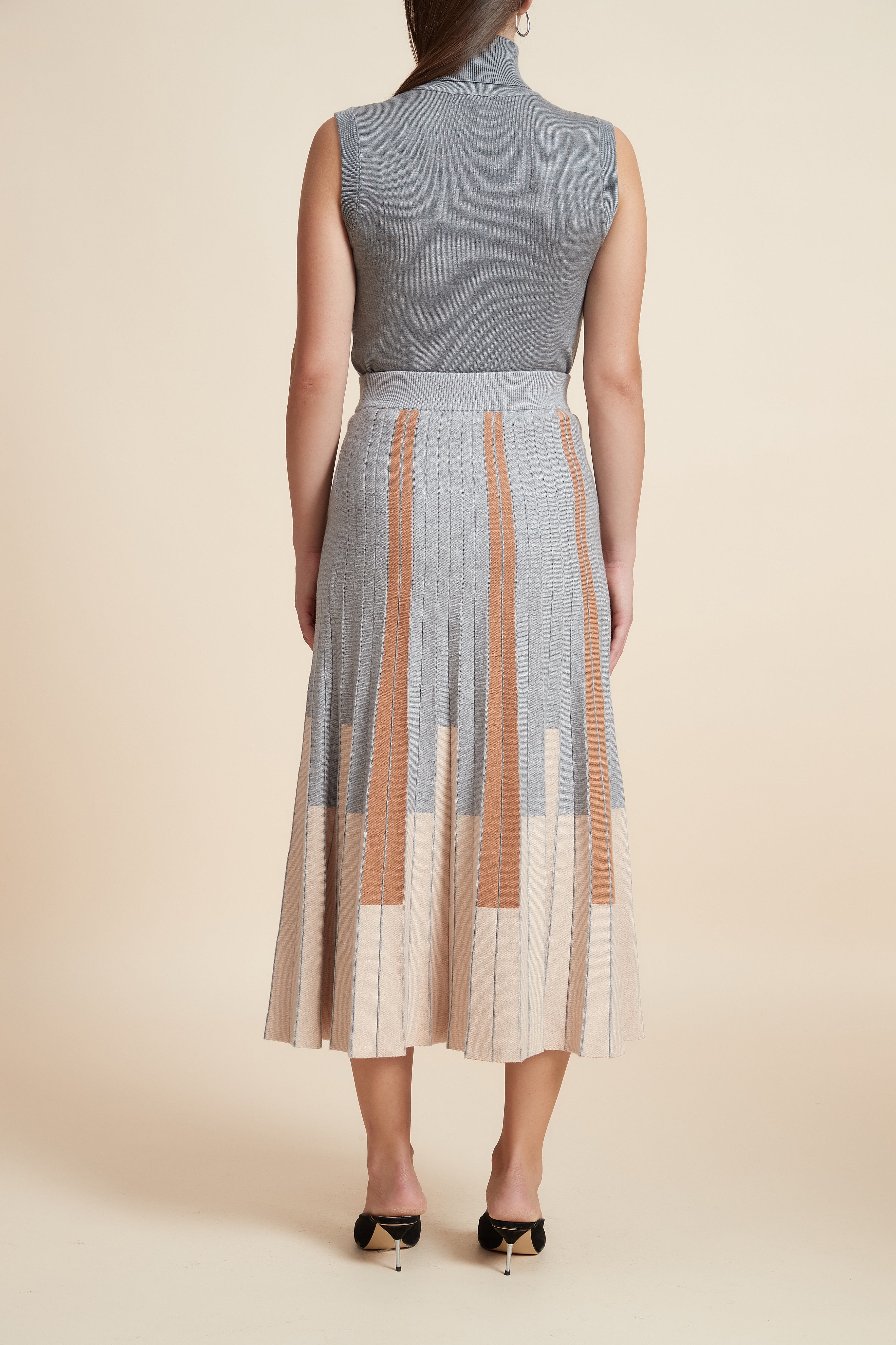 تنورة ميدي مخططة بالطول