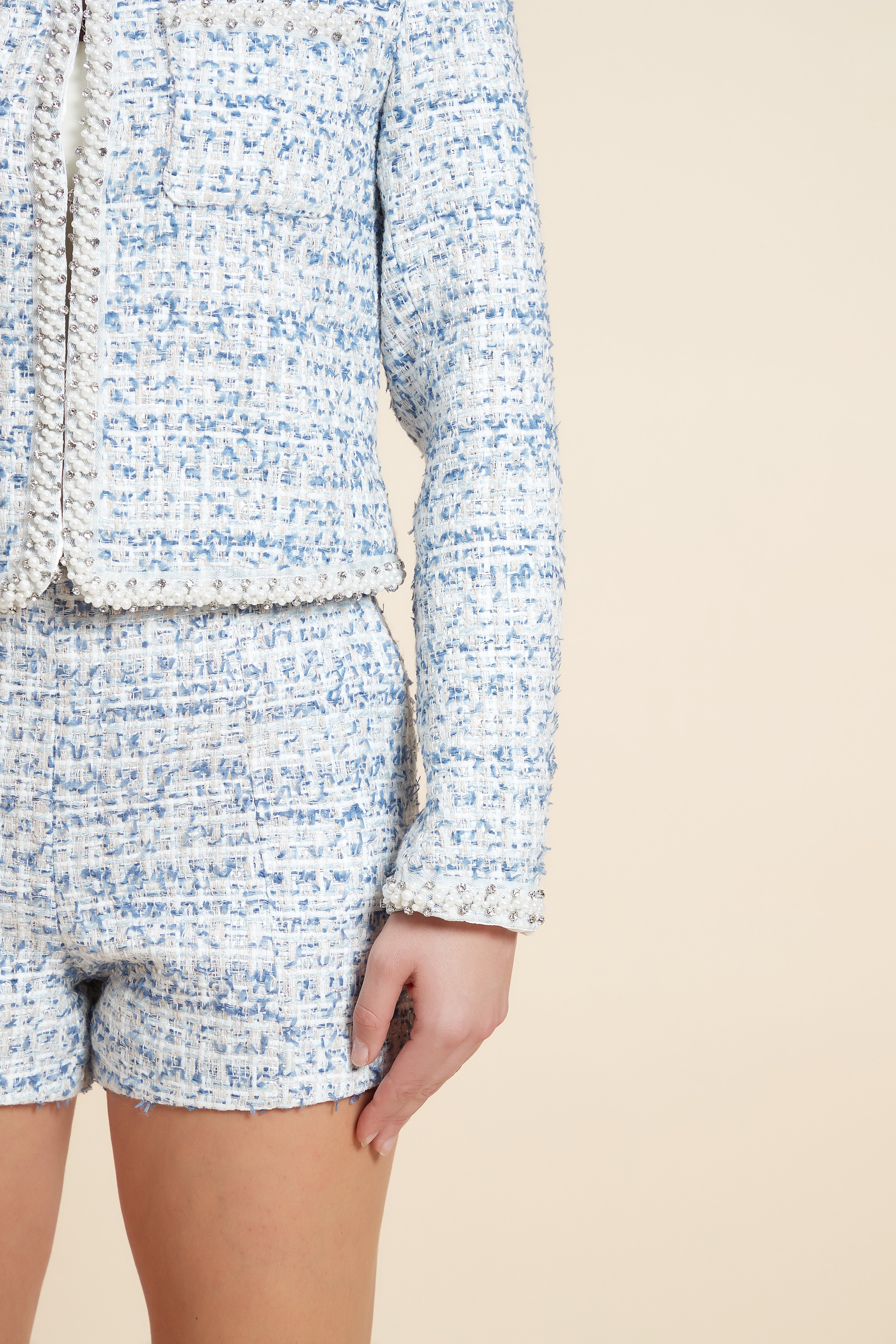 جاكيت قصير شتوي أكمام طويلة وياقة دائرية