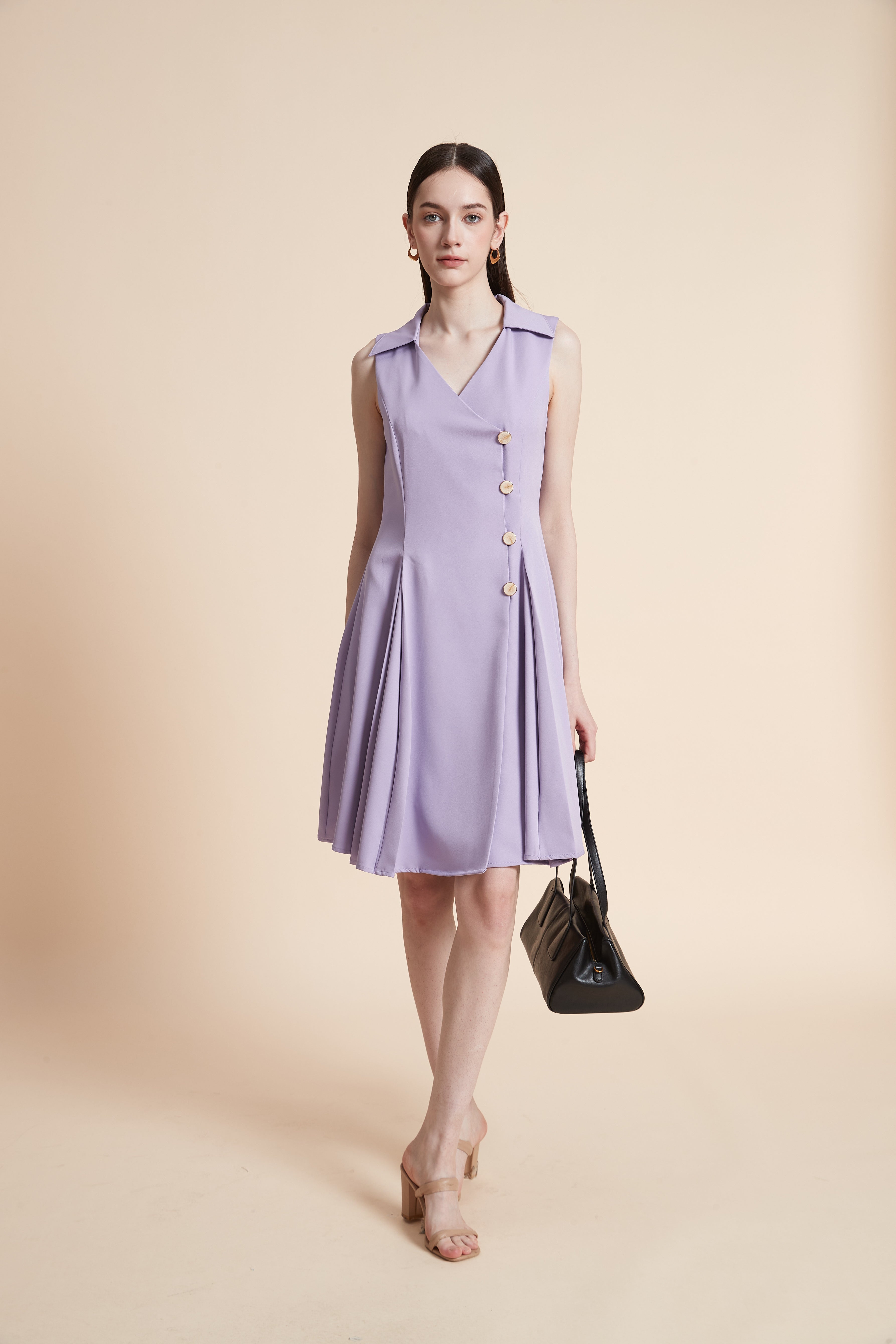 فستان بطول الركبة سادة بدون أكمام