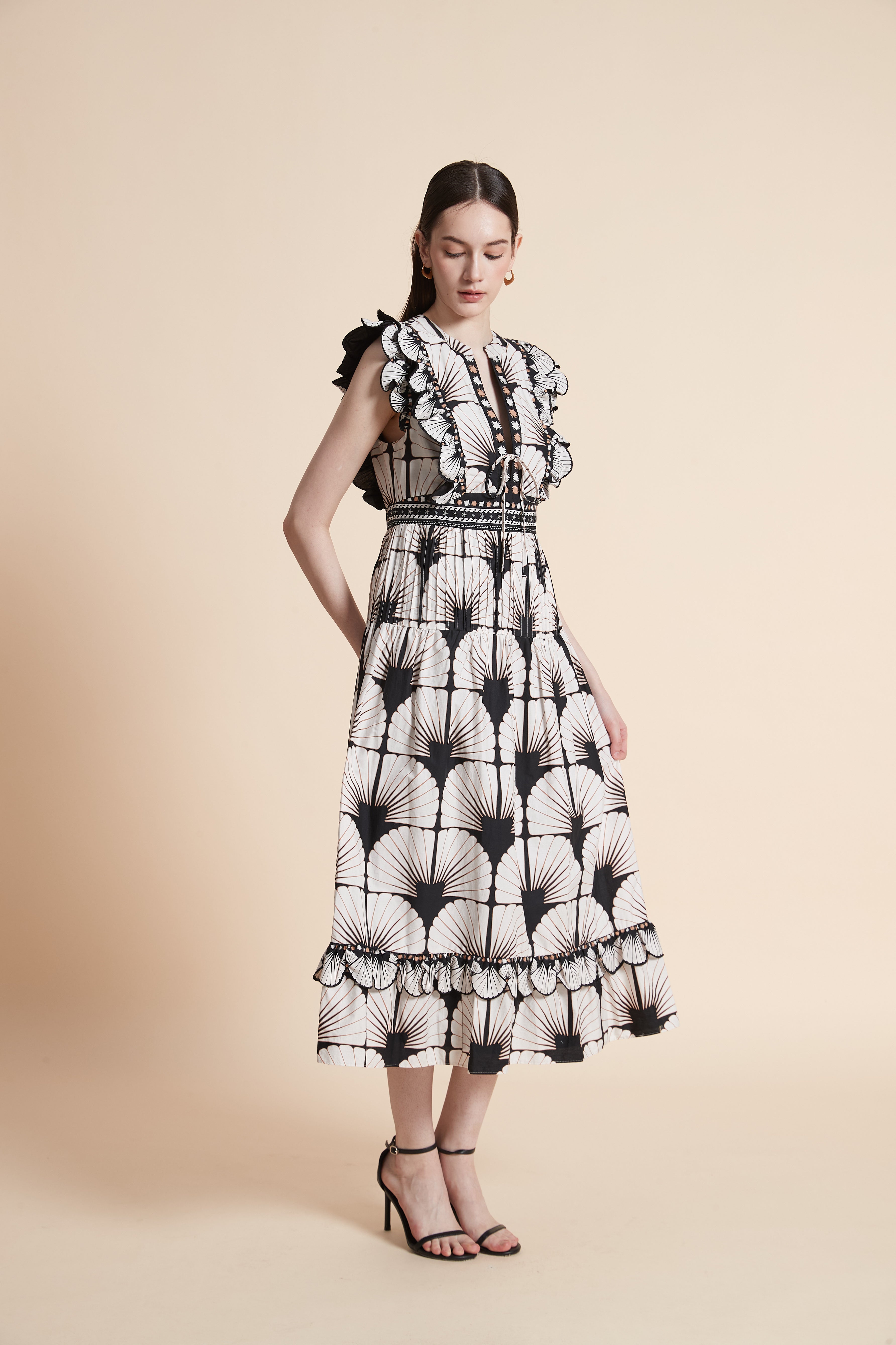 فستان ماكسي بنقشة هندسية بأكمام قصيرة