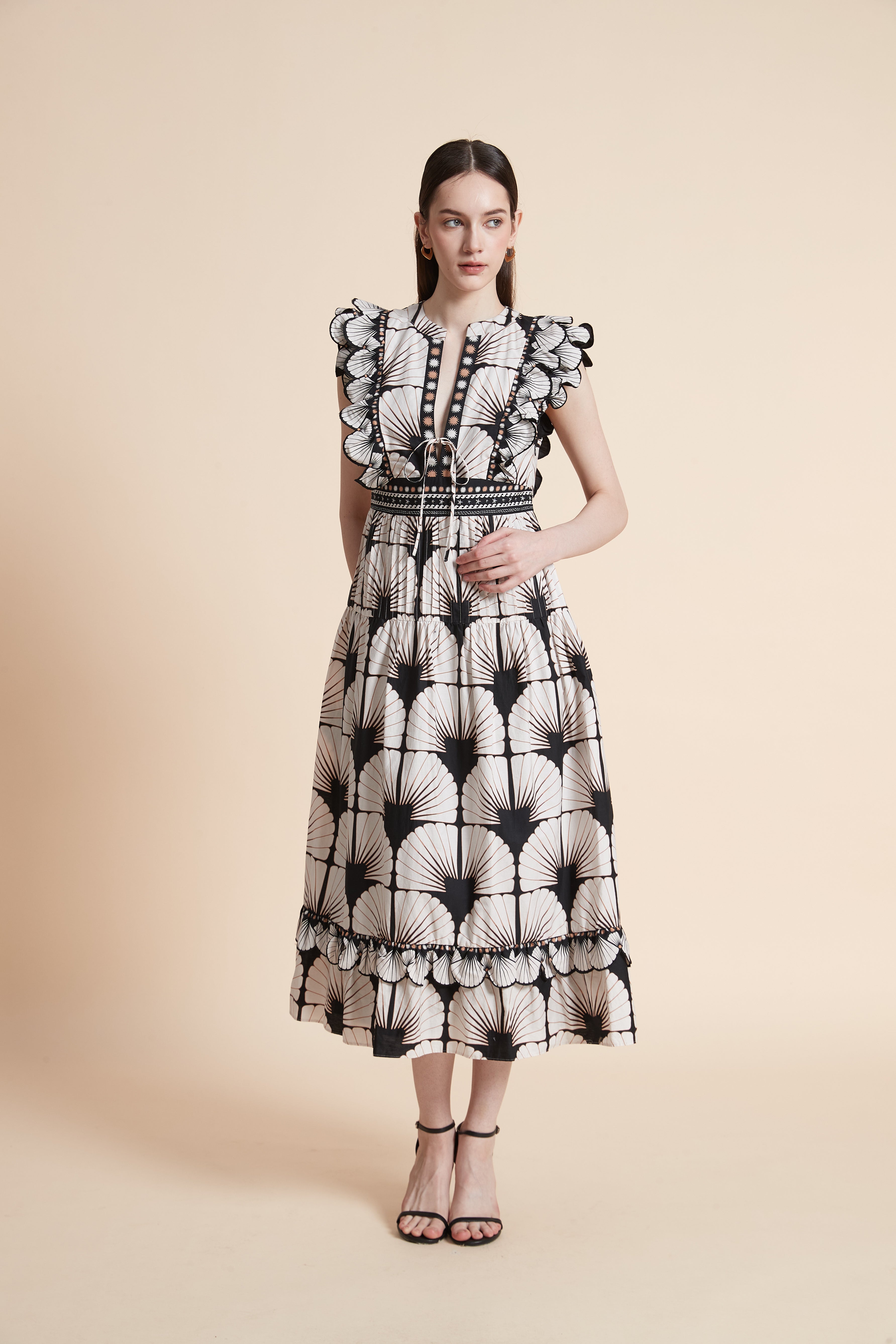 فستان ماكسي بنقشة هندسية بأكمام قصيرة