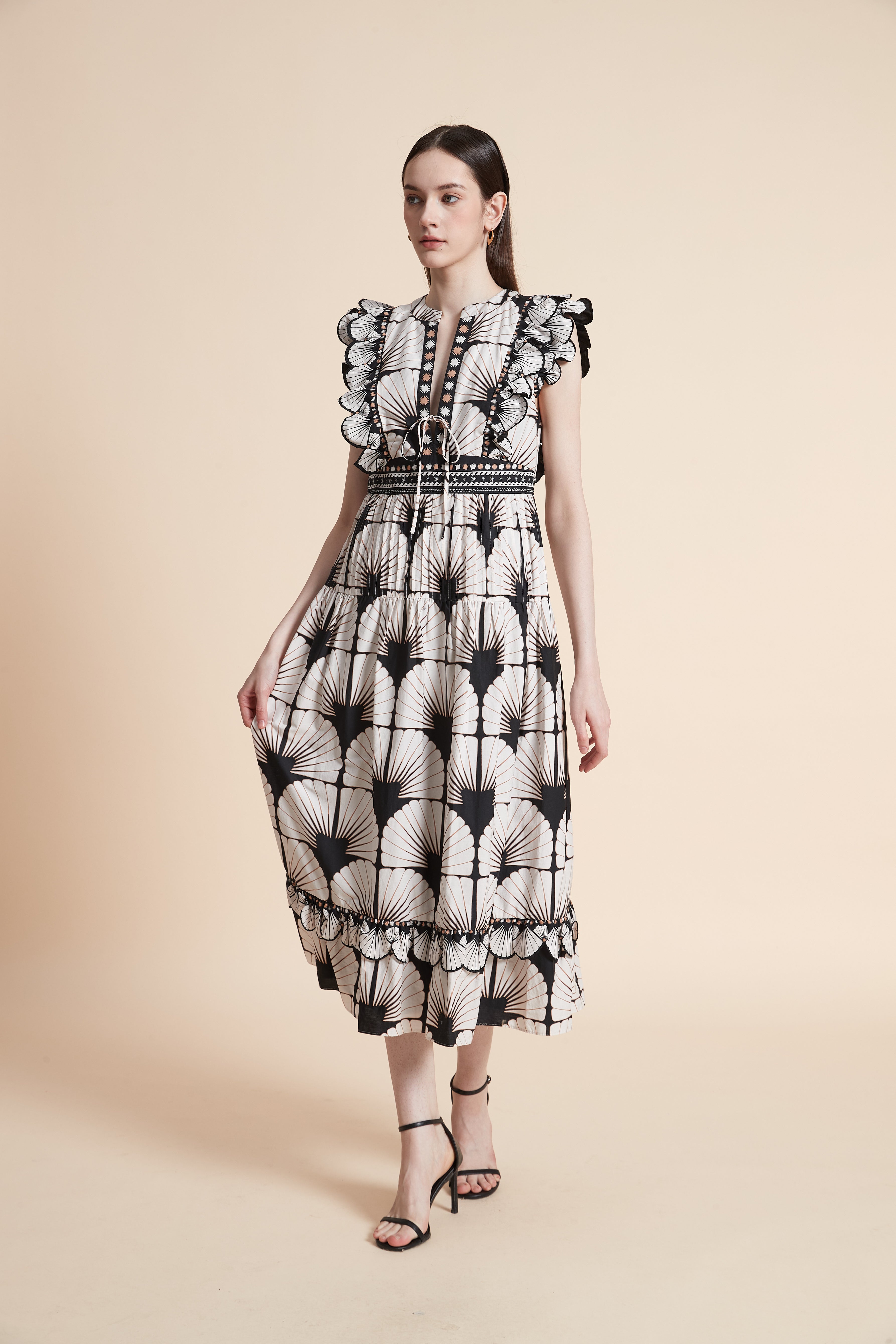 فستان ماكسي بنقشة هندسية بأكمام قصيرة