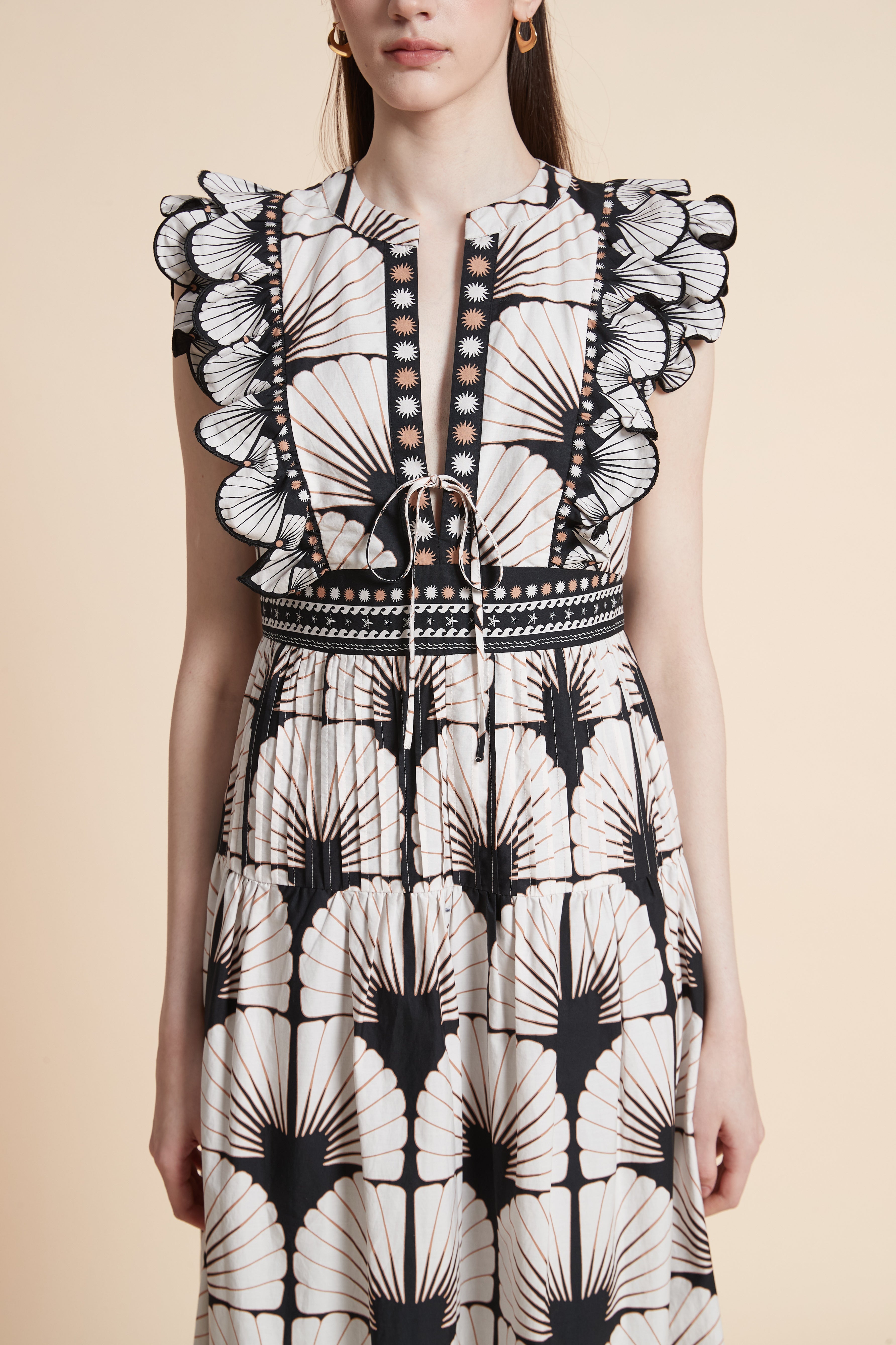 فستان ماكسي بنقشة هندسية بأكمام قصيرة