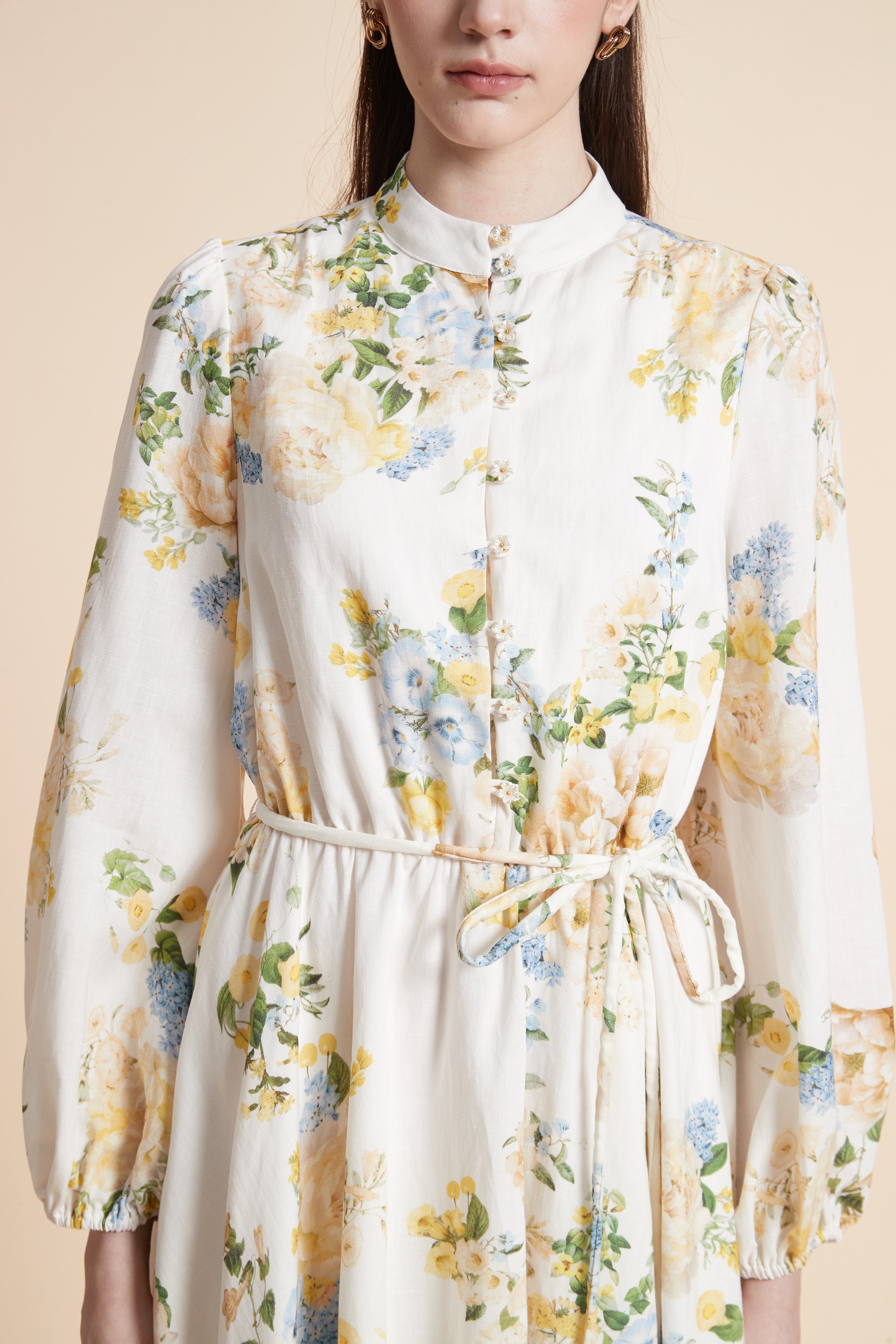 فستان ميدي منقوش ورد بأكمام طويلة