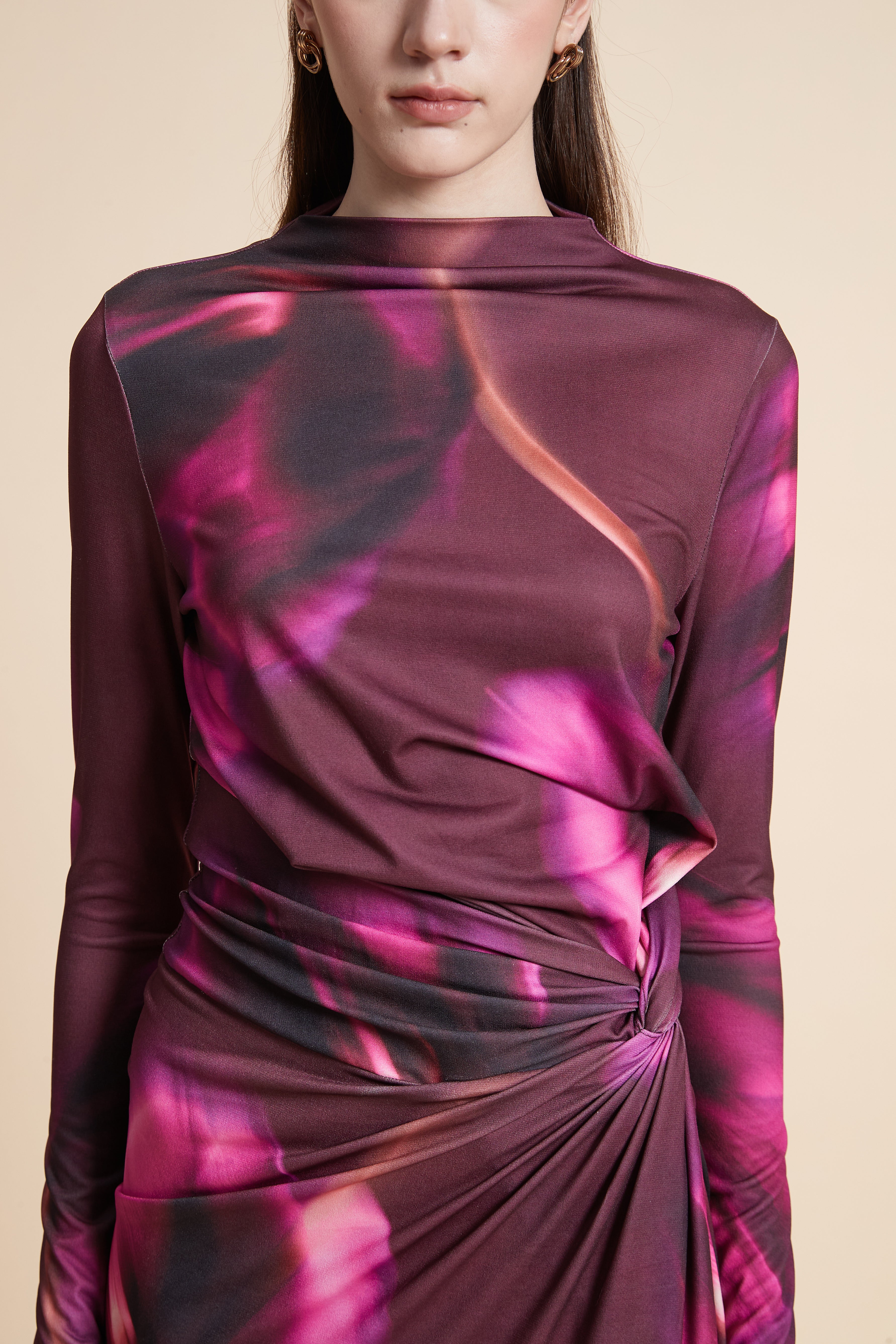 فستان ماكسي منقوش بأكمام طويلة