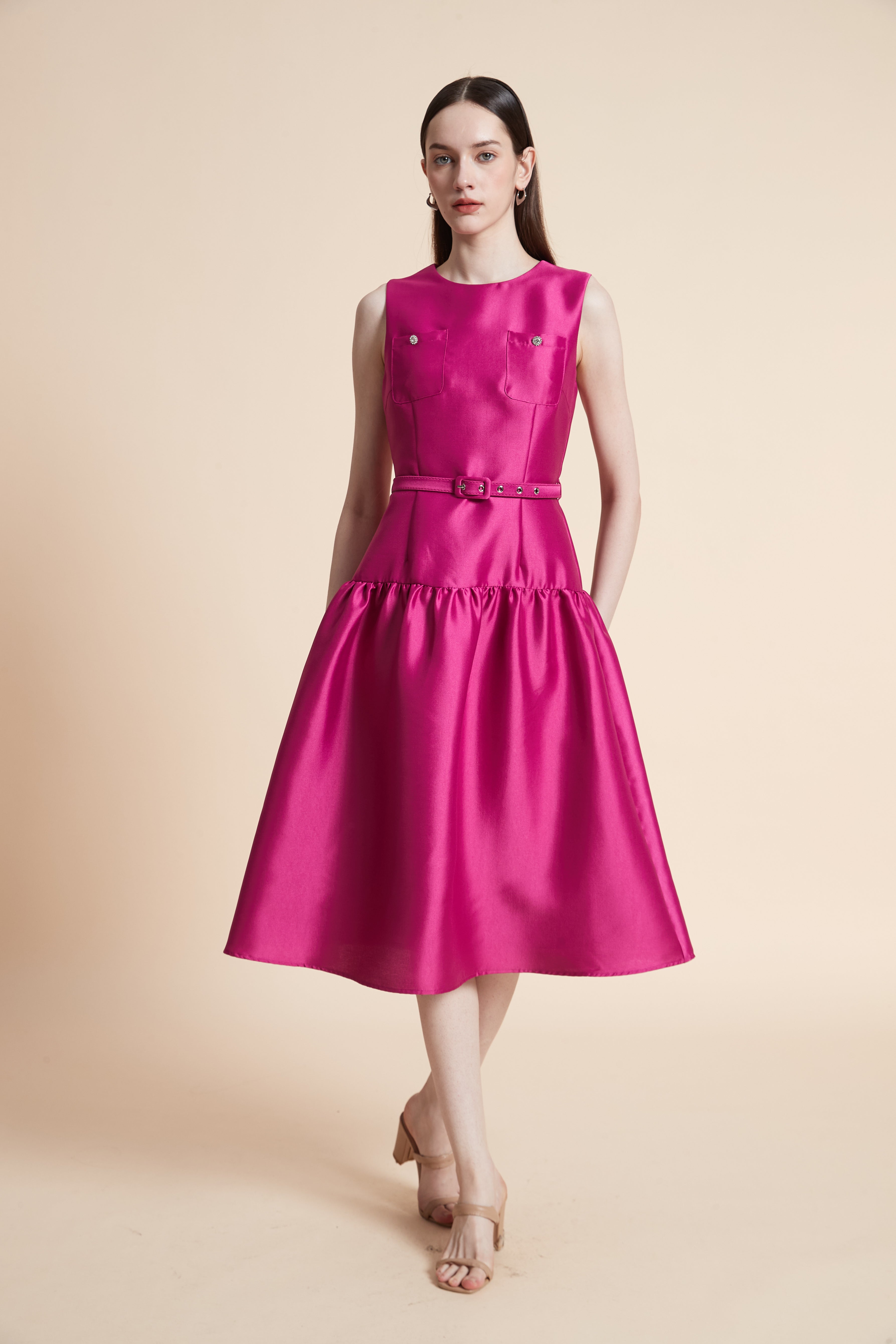 فستان ميدي مخصر واسع بدون أكمام