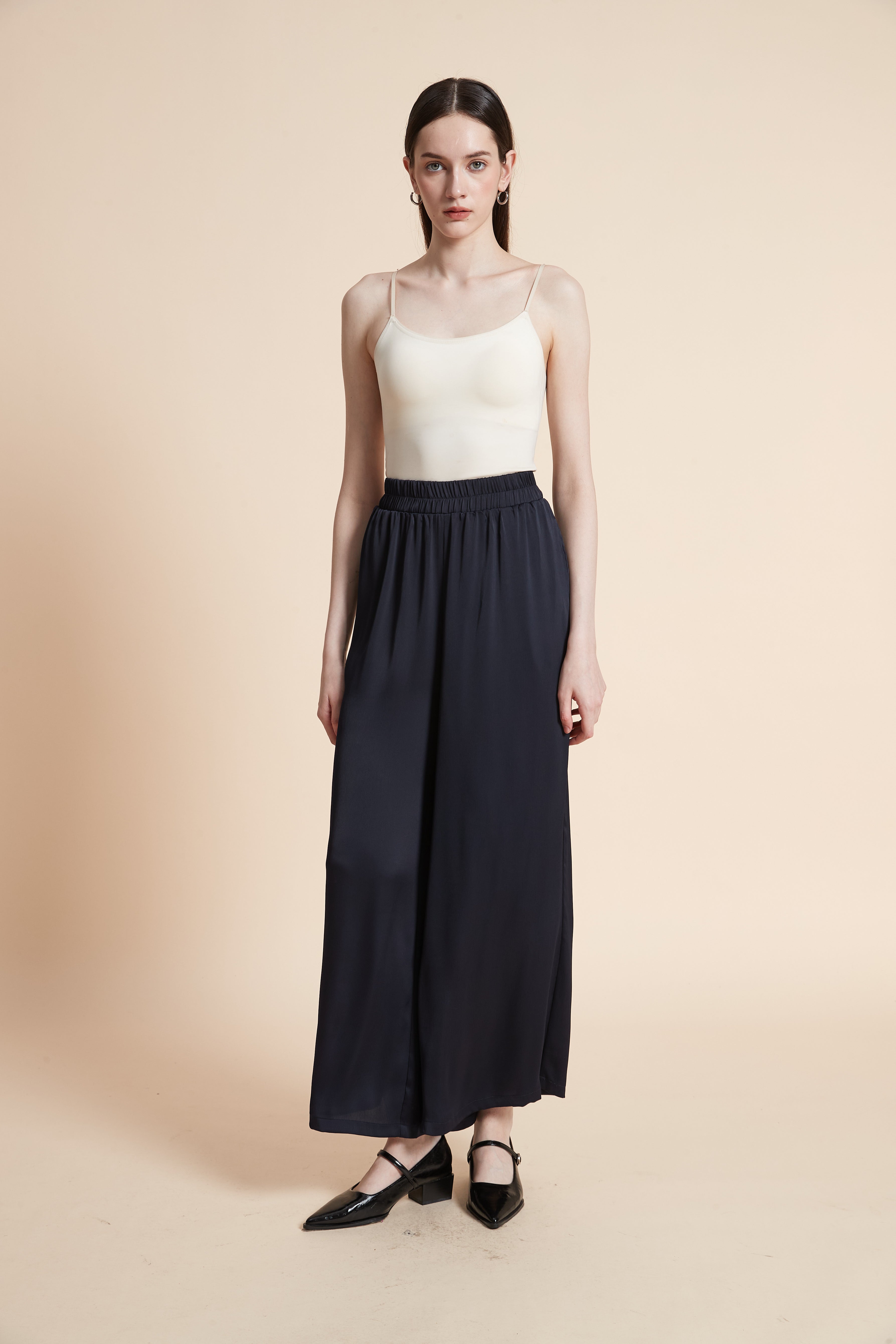 بنطلون واسع طويل بجيوب سادة