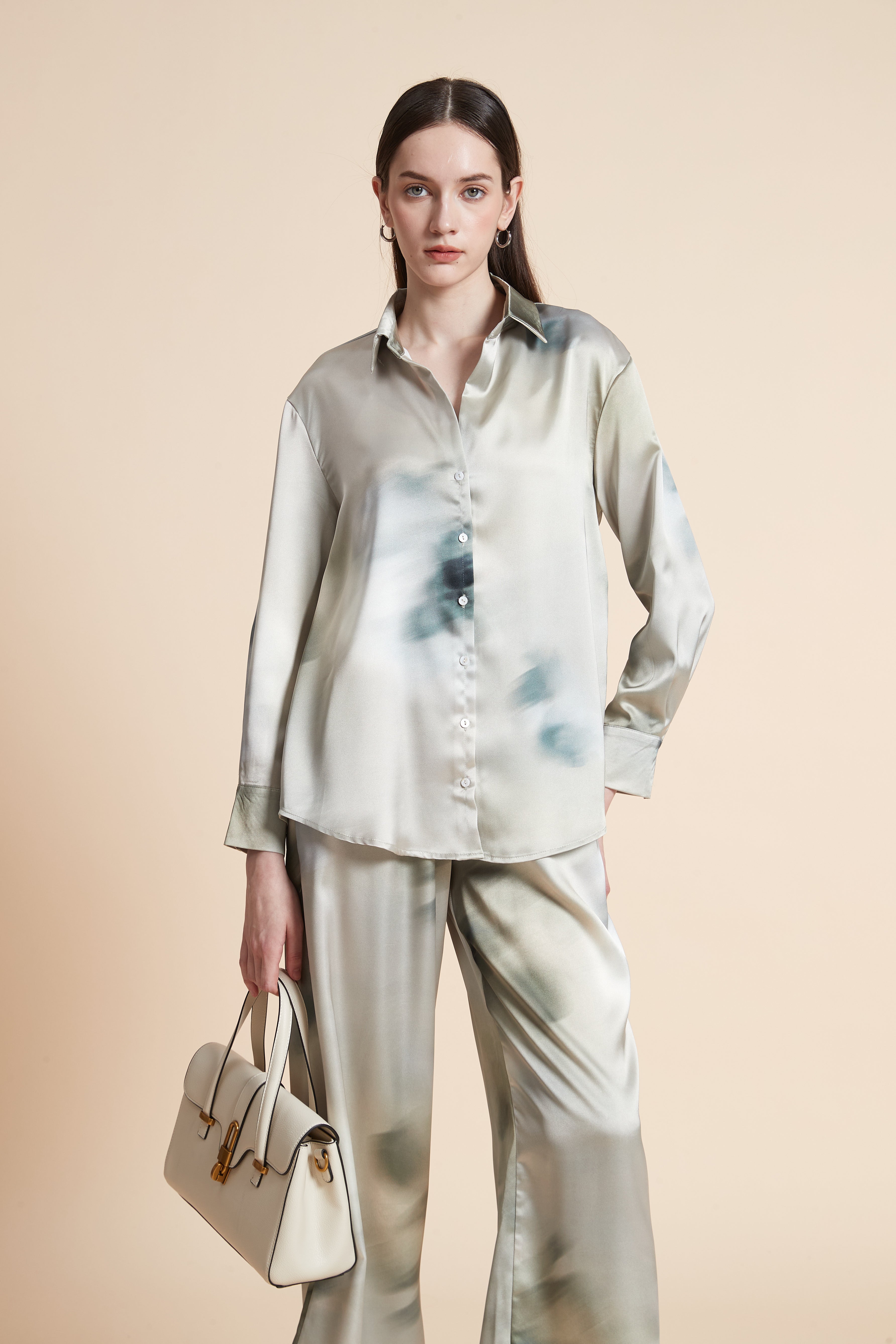 بلوزة بنقشة تاي داي أكمام طويلة