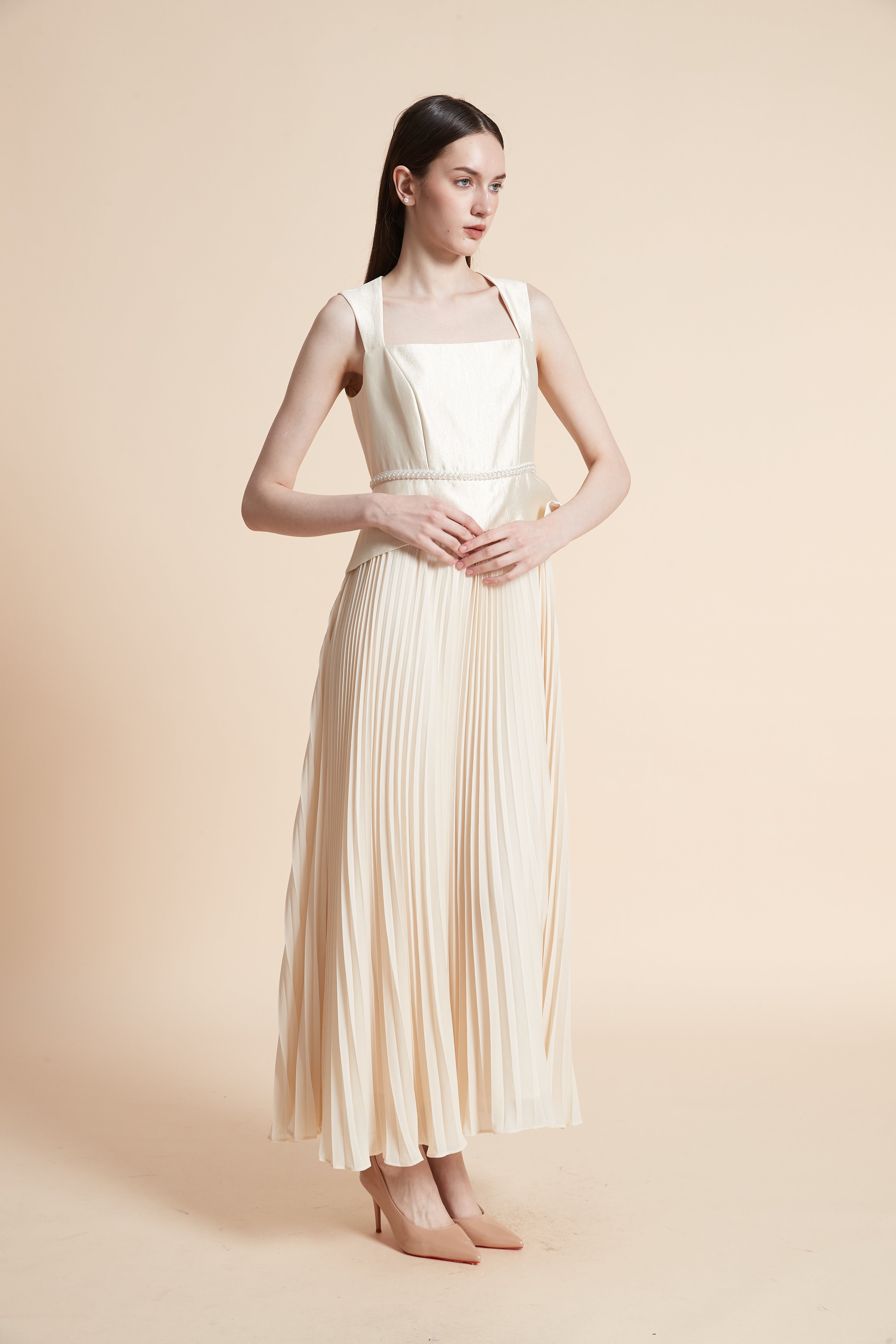 فستان ماكسي سادة بدون أكمام بليسيه