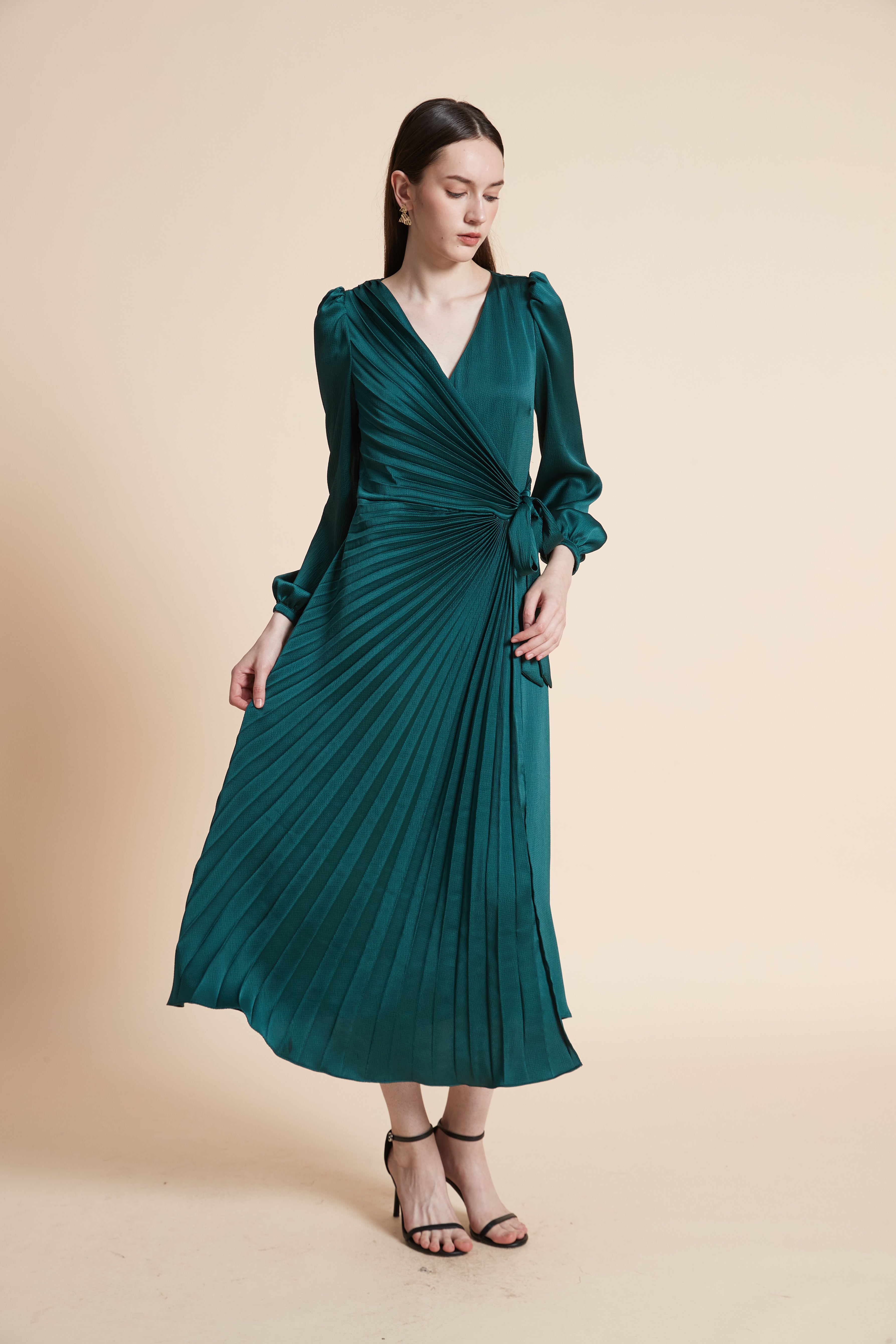 Long Sleeve Pleated Midi Dress