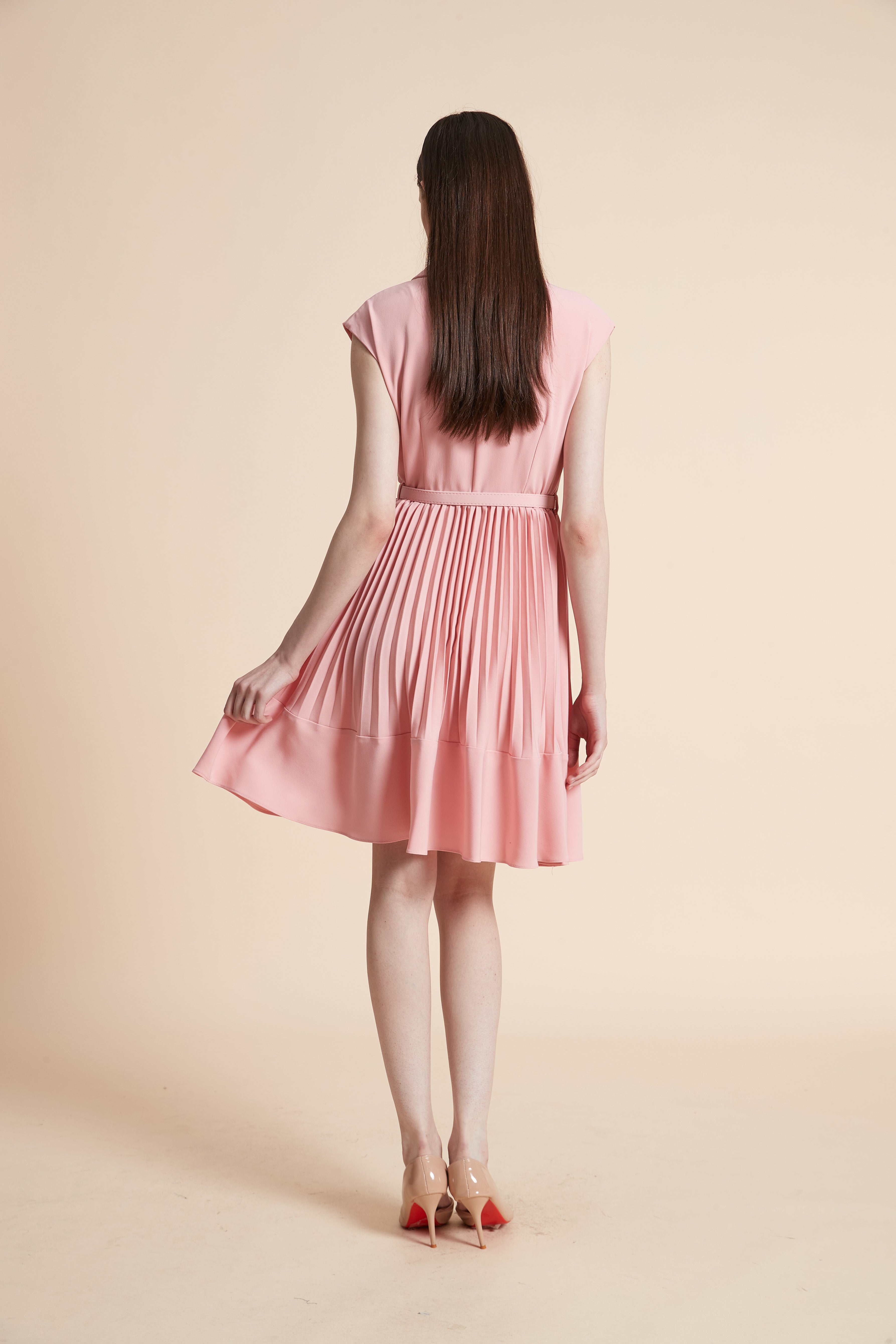 فستان بطول الركبة سادة بدون أكمام بليسية