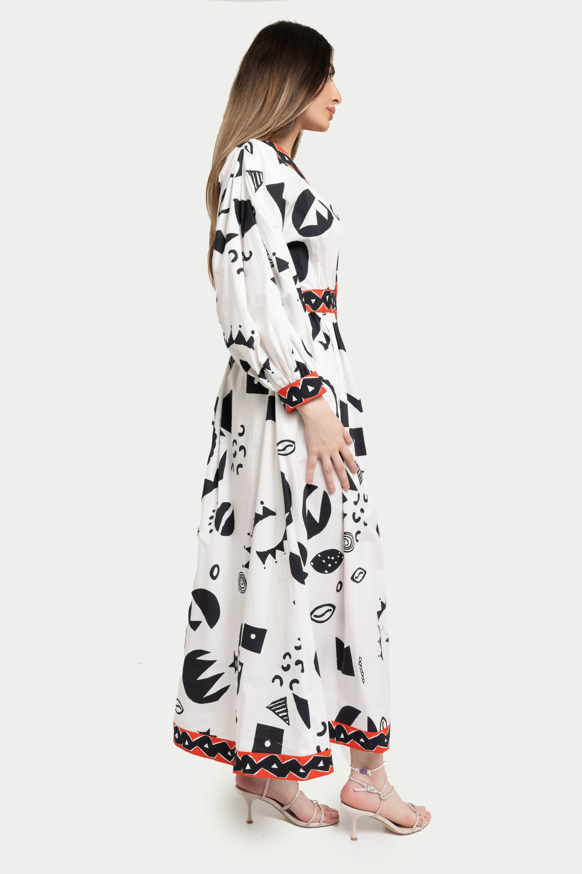 Yola Knee-Length Midi Dress with Sleeves and Design