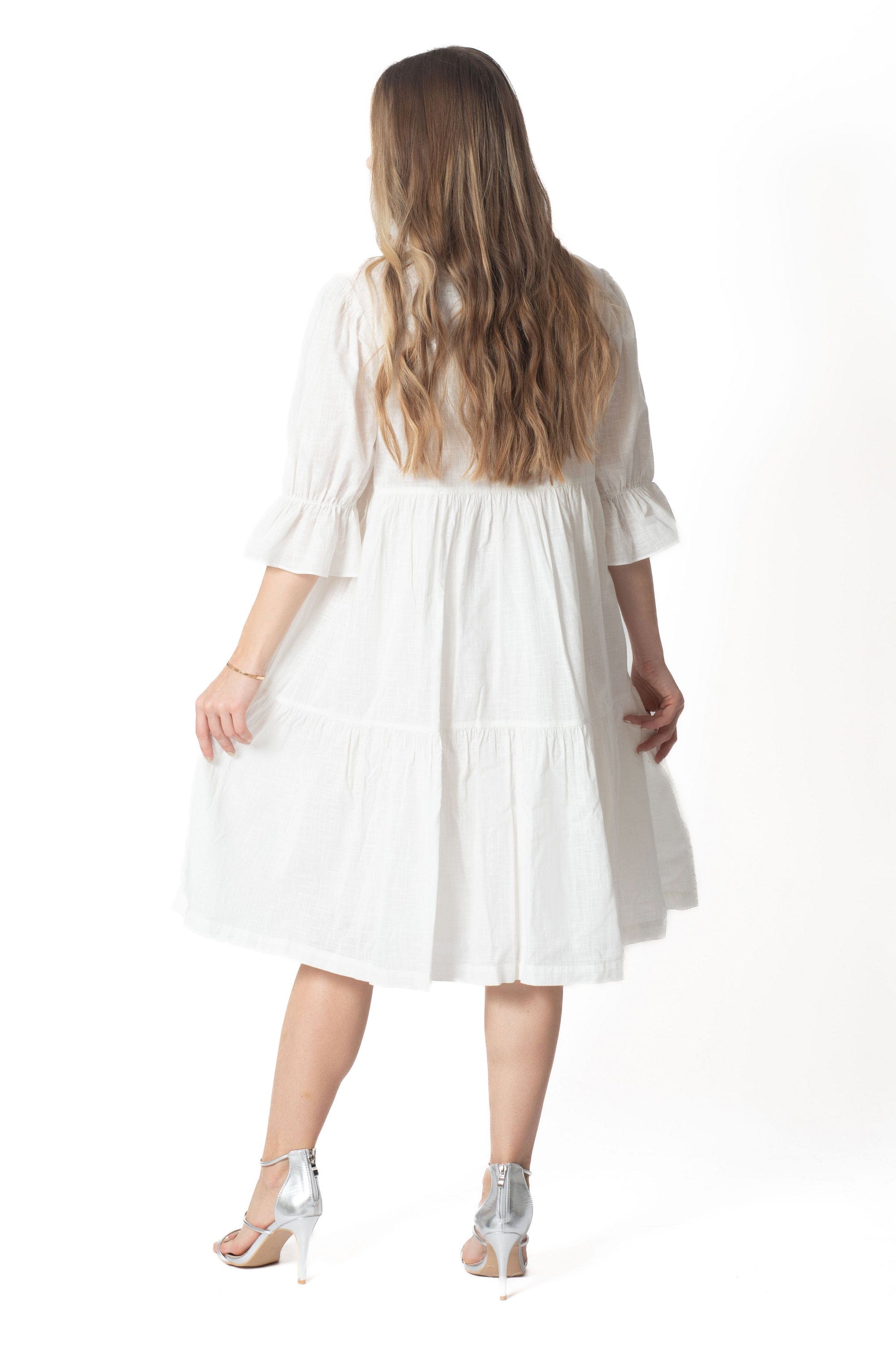 Yola Short dress adorned with chest embroidery, 3/4 sleeves