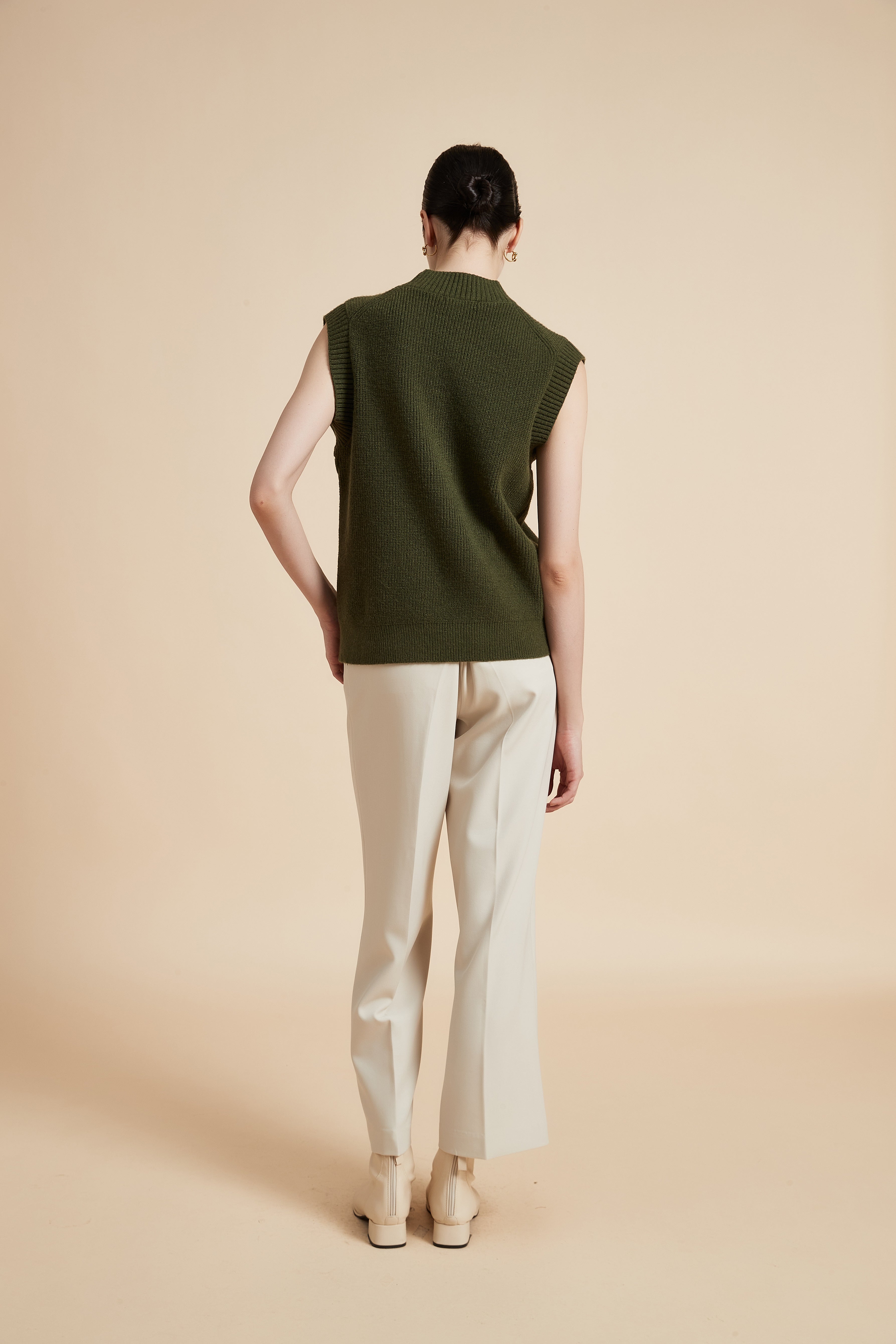 Sleeveless Solid Zip Side Sweater