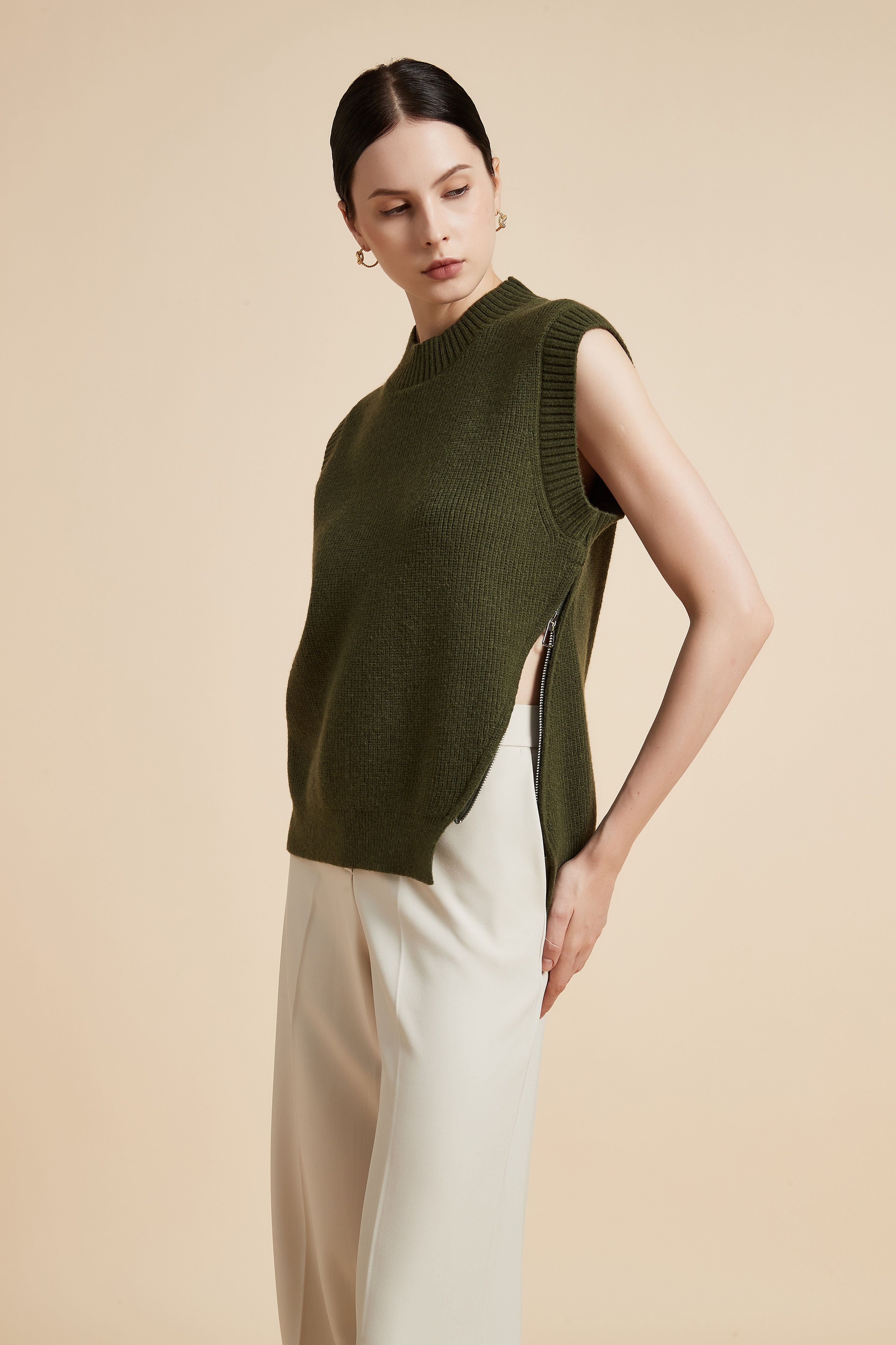 Sleeveless Solid Zip Side Sweater