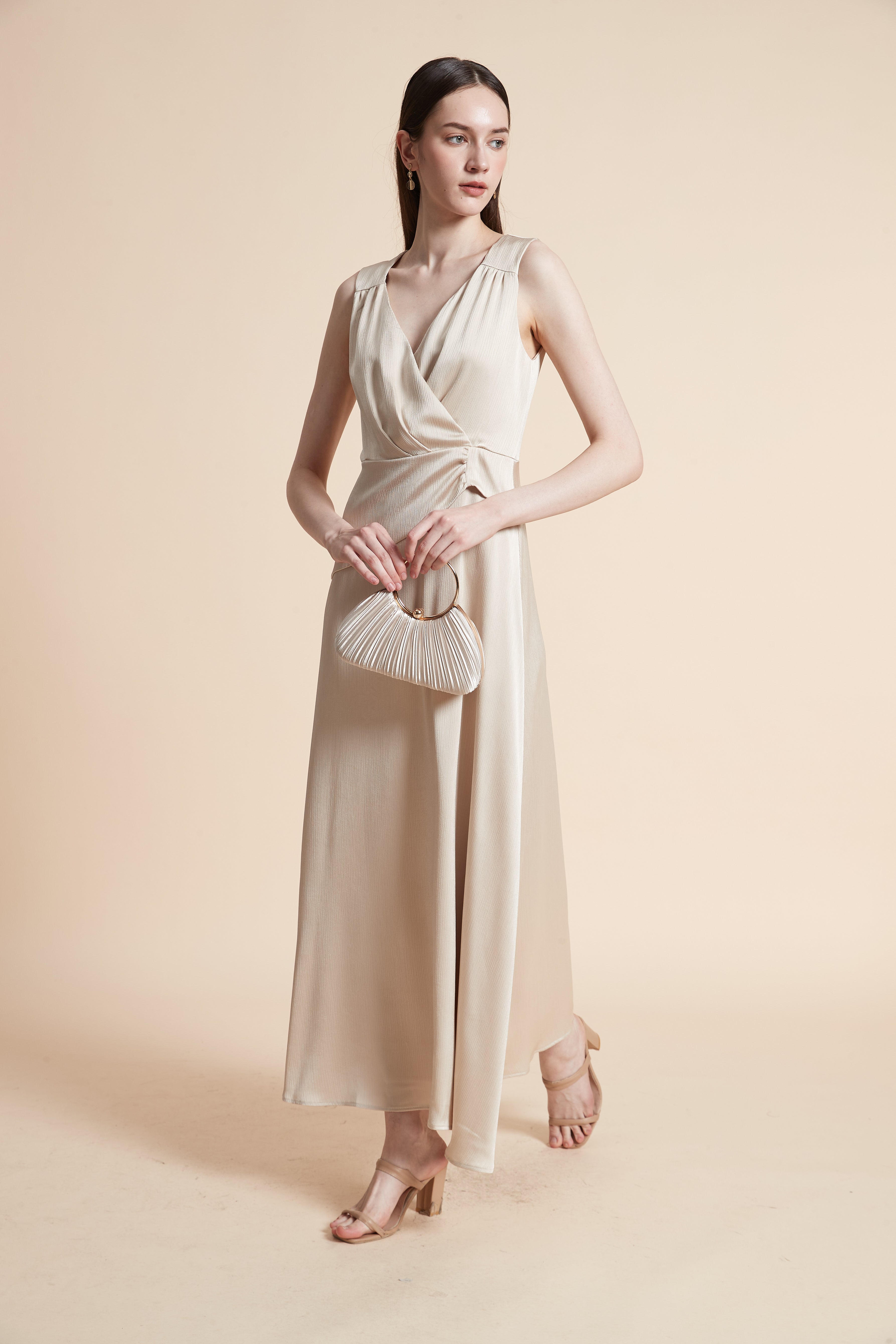 فستان ماكسي سادة بدون أكمام