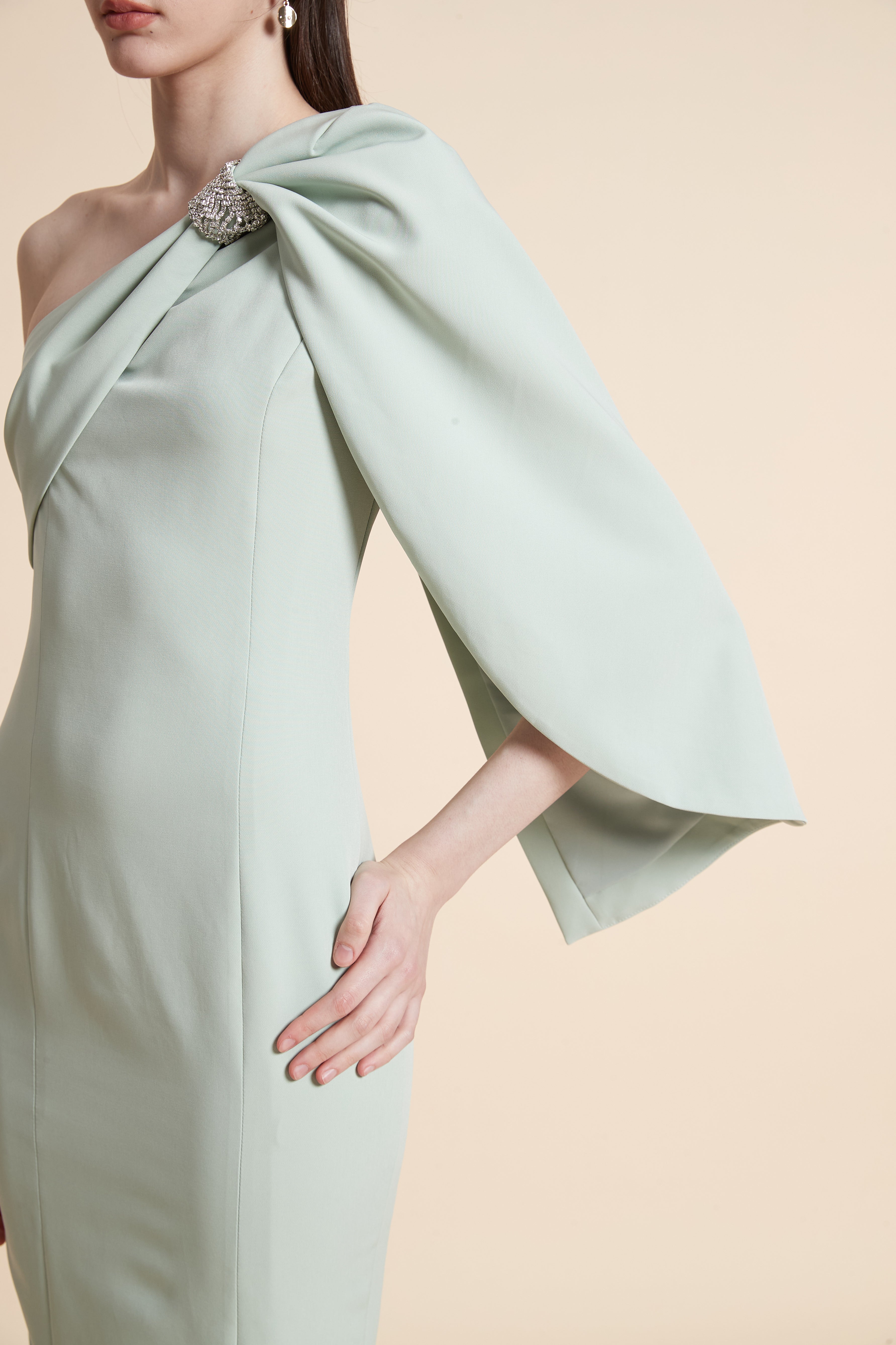 فستان ميدي سادة أوف شولدر