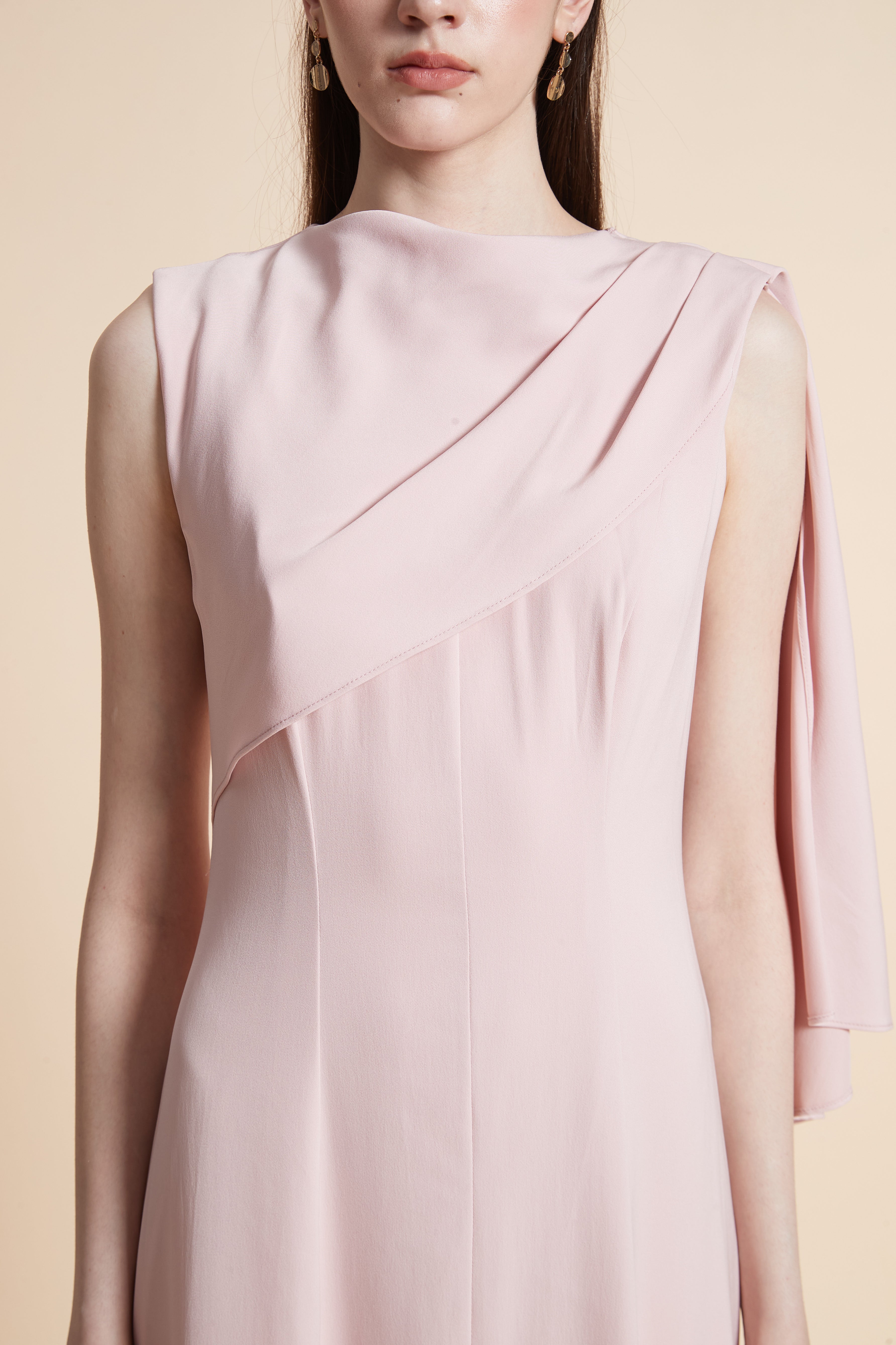 فستان طويل سادة بدون أكمام