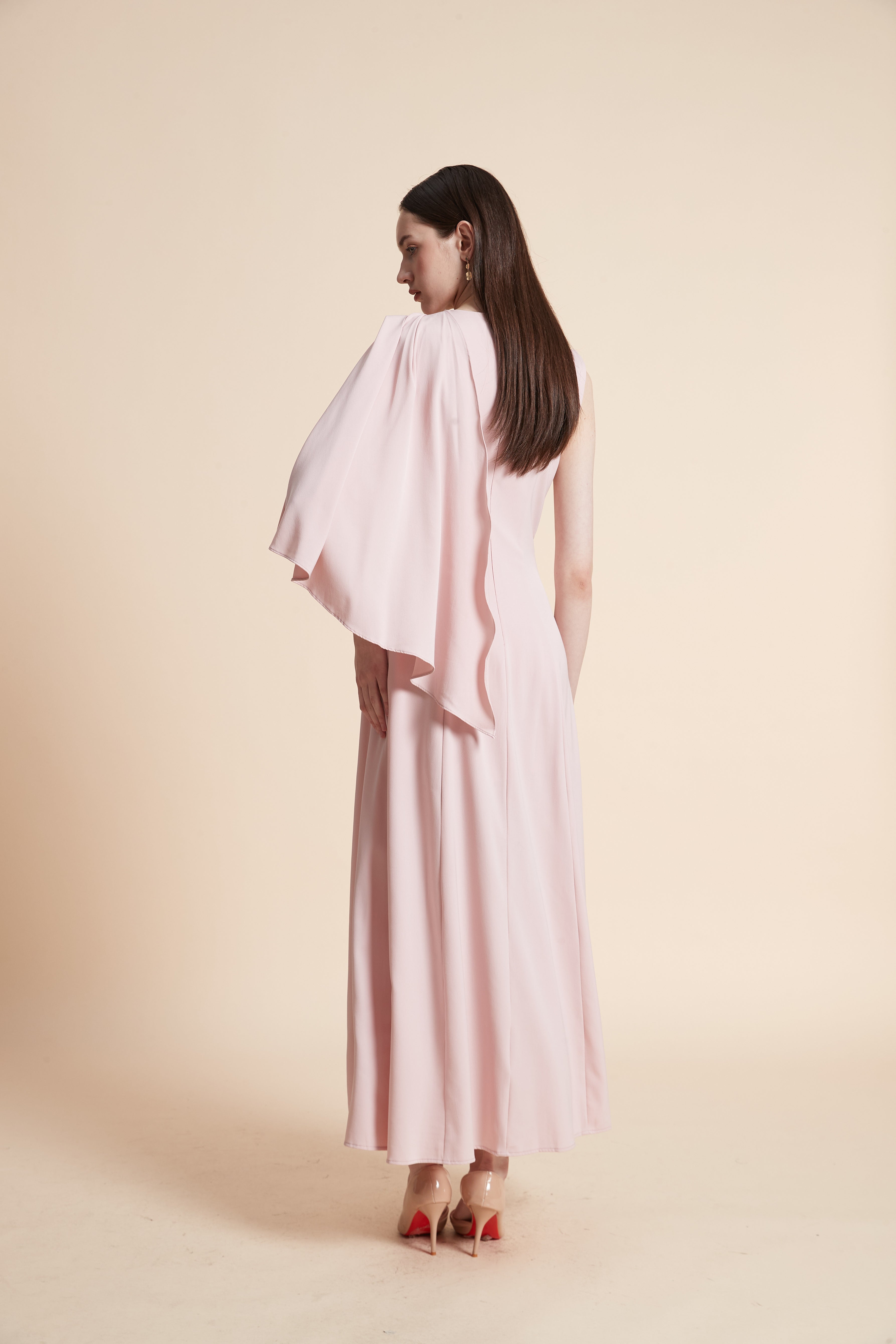 فستان طويل سادة بدون أكمام