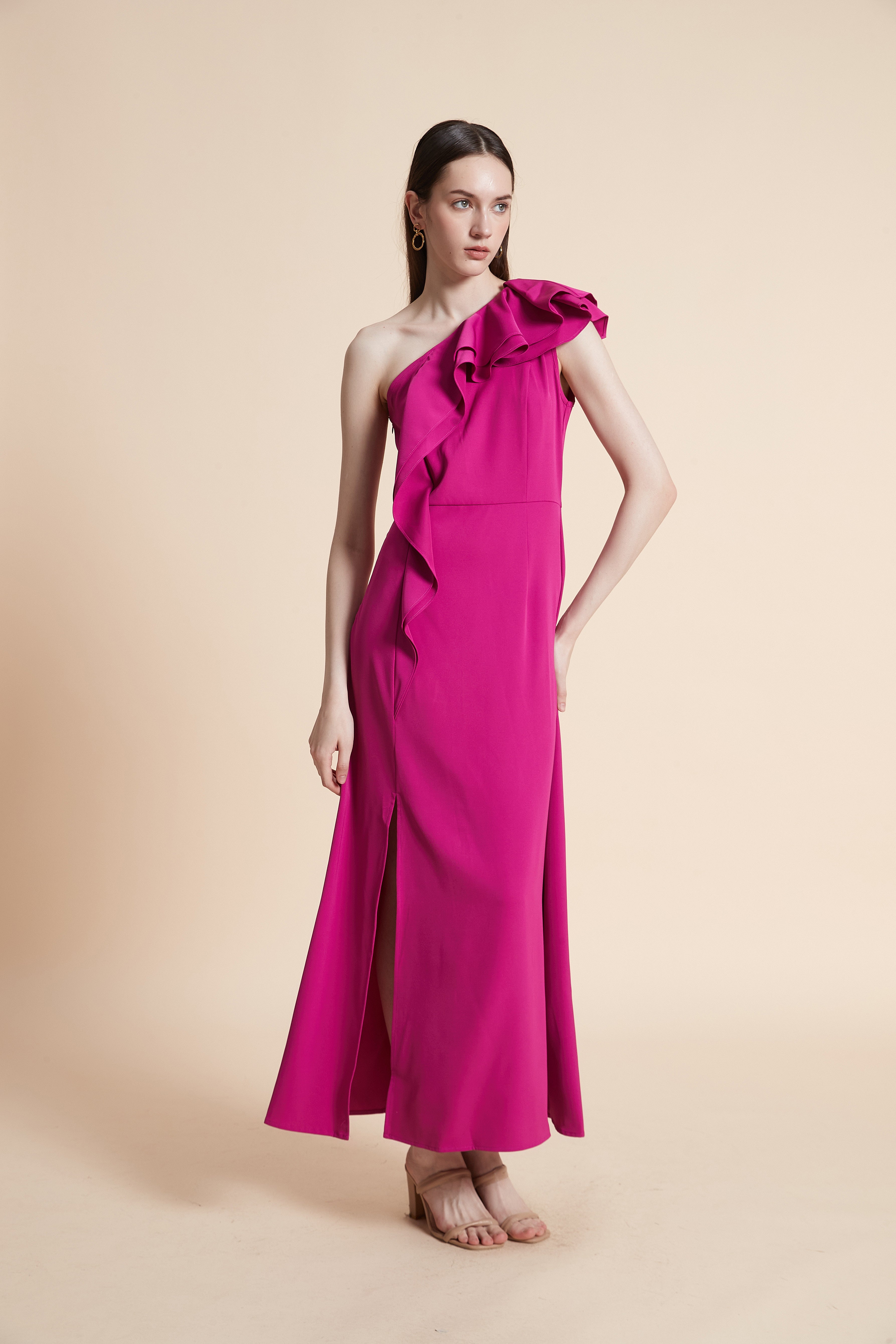 فستان ماكسي كتف مكشوف بكشكشة