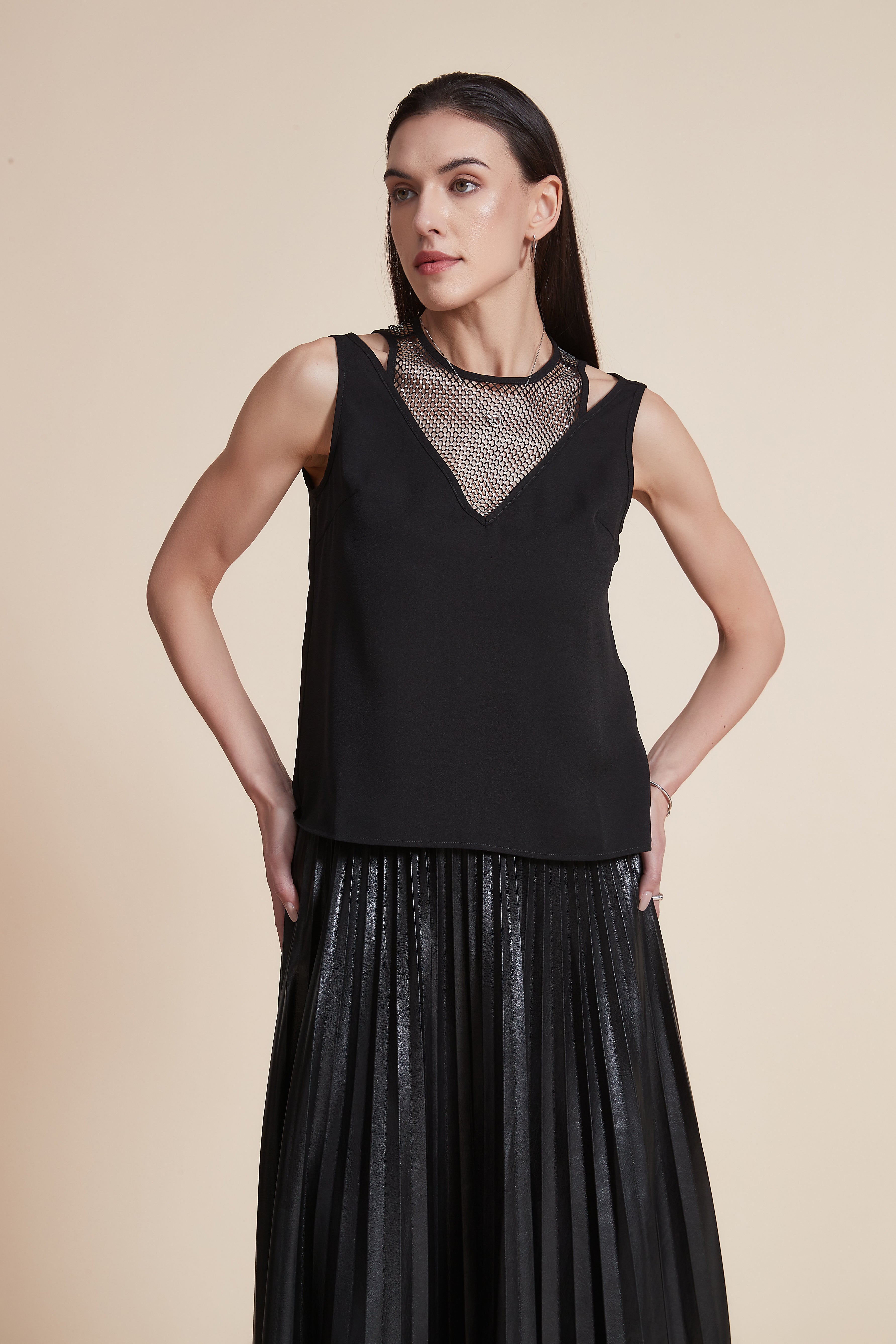 Sleeveless Cropped Plain Blouse