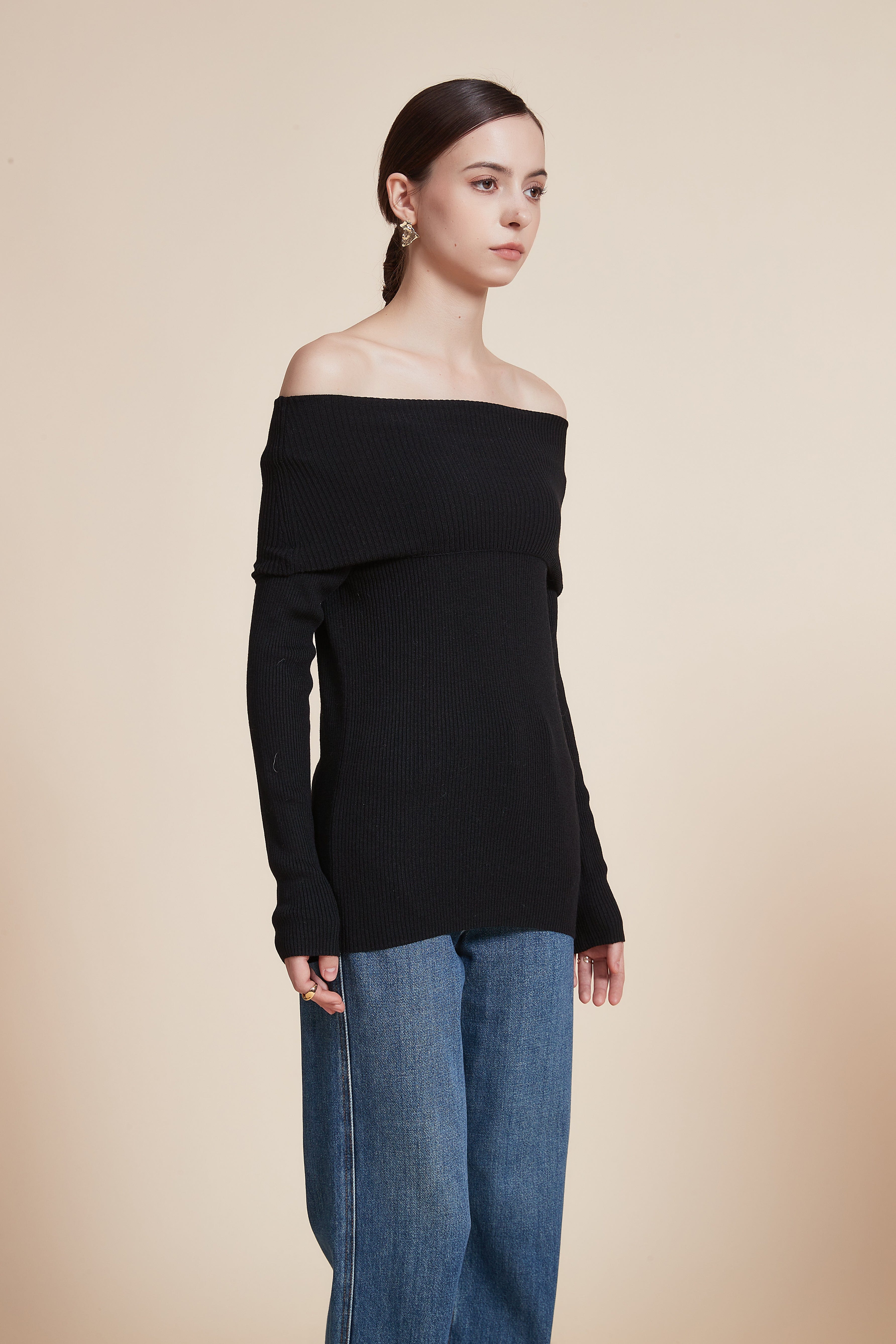 Long Sleeve Off-Shoulder Ribbed Top