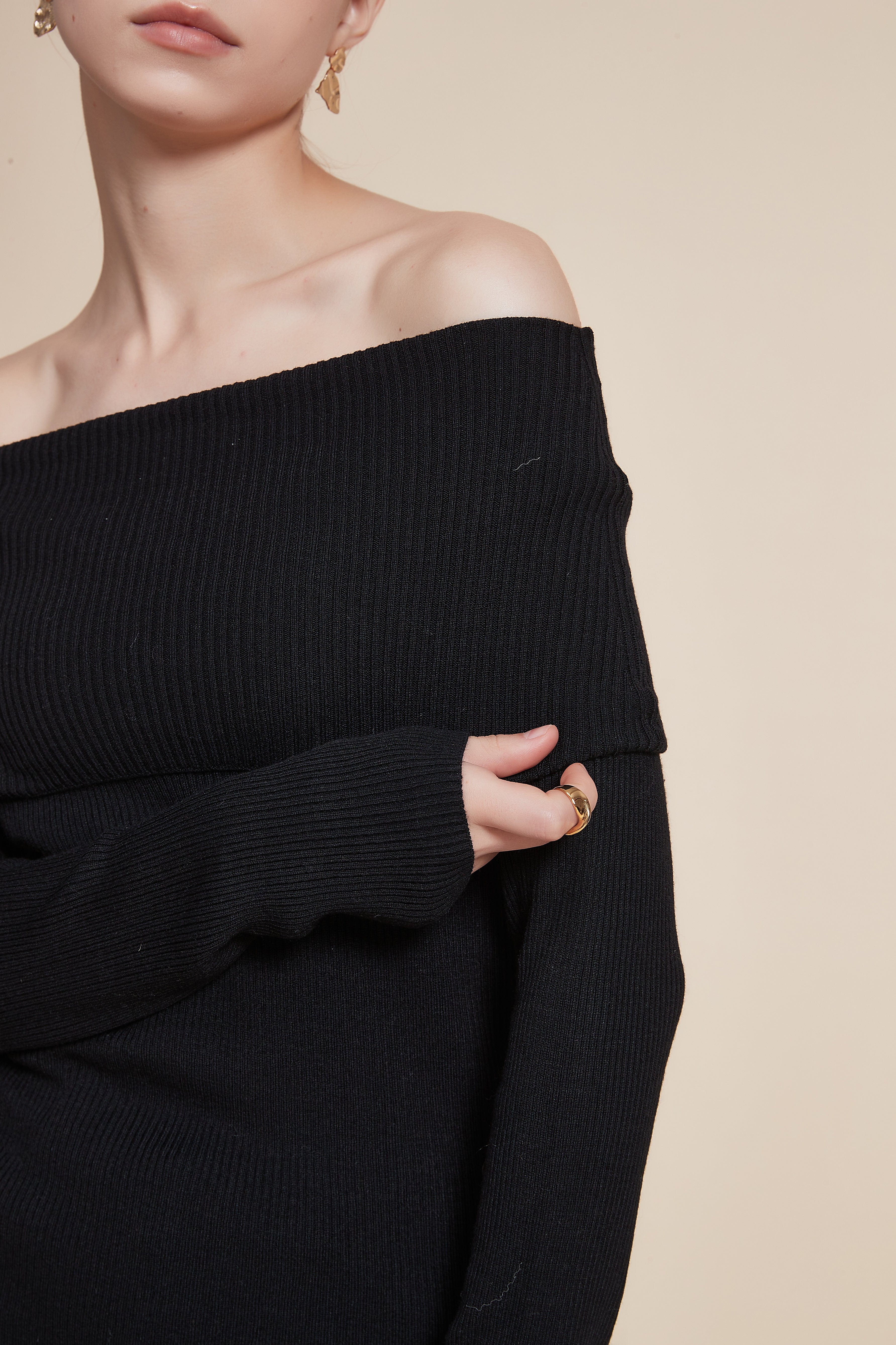 Long Sleeve Off-Shoulder Ribbed Top