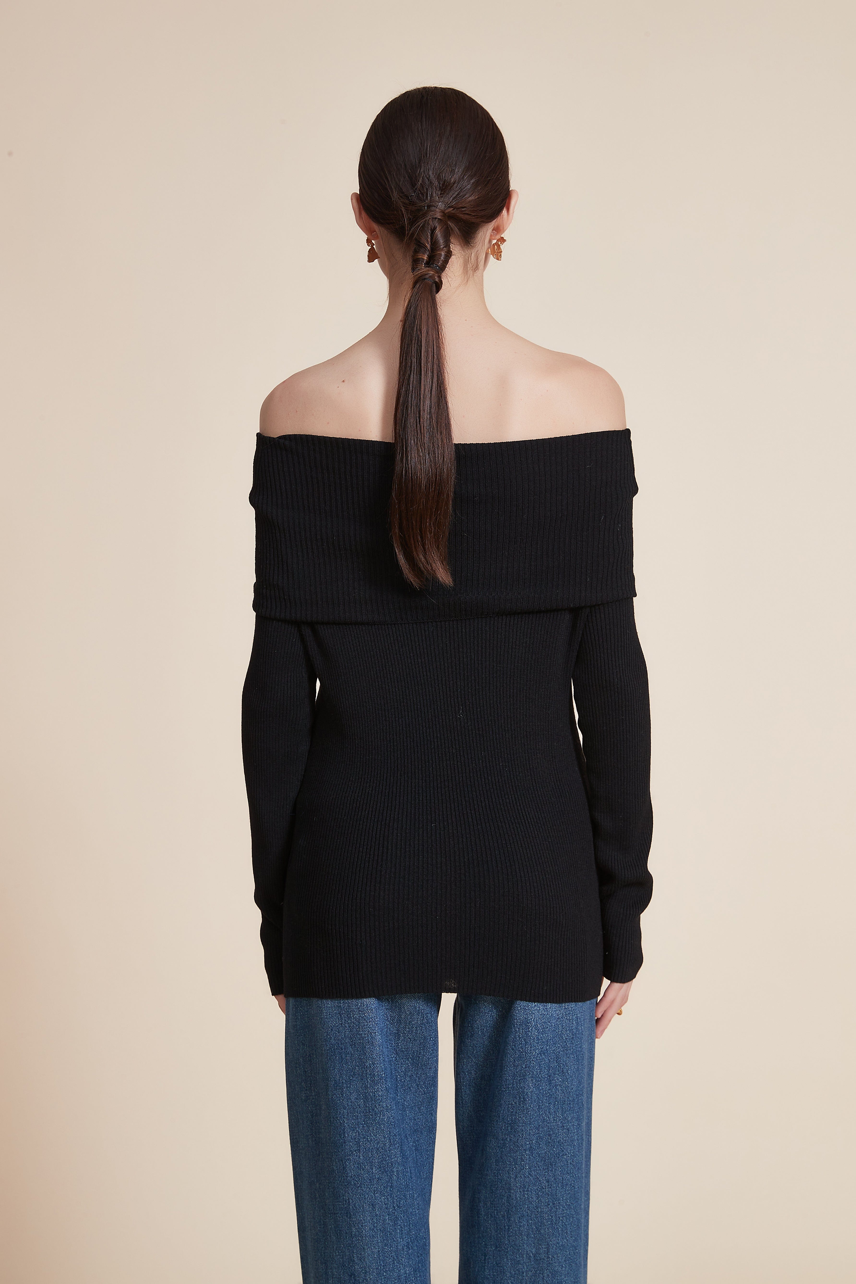 Long Sleeve Off-Shoulder Ribbed Top