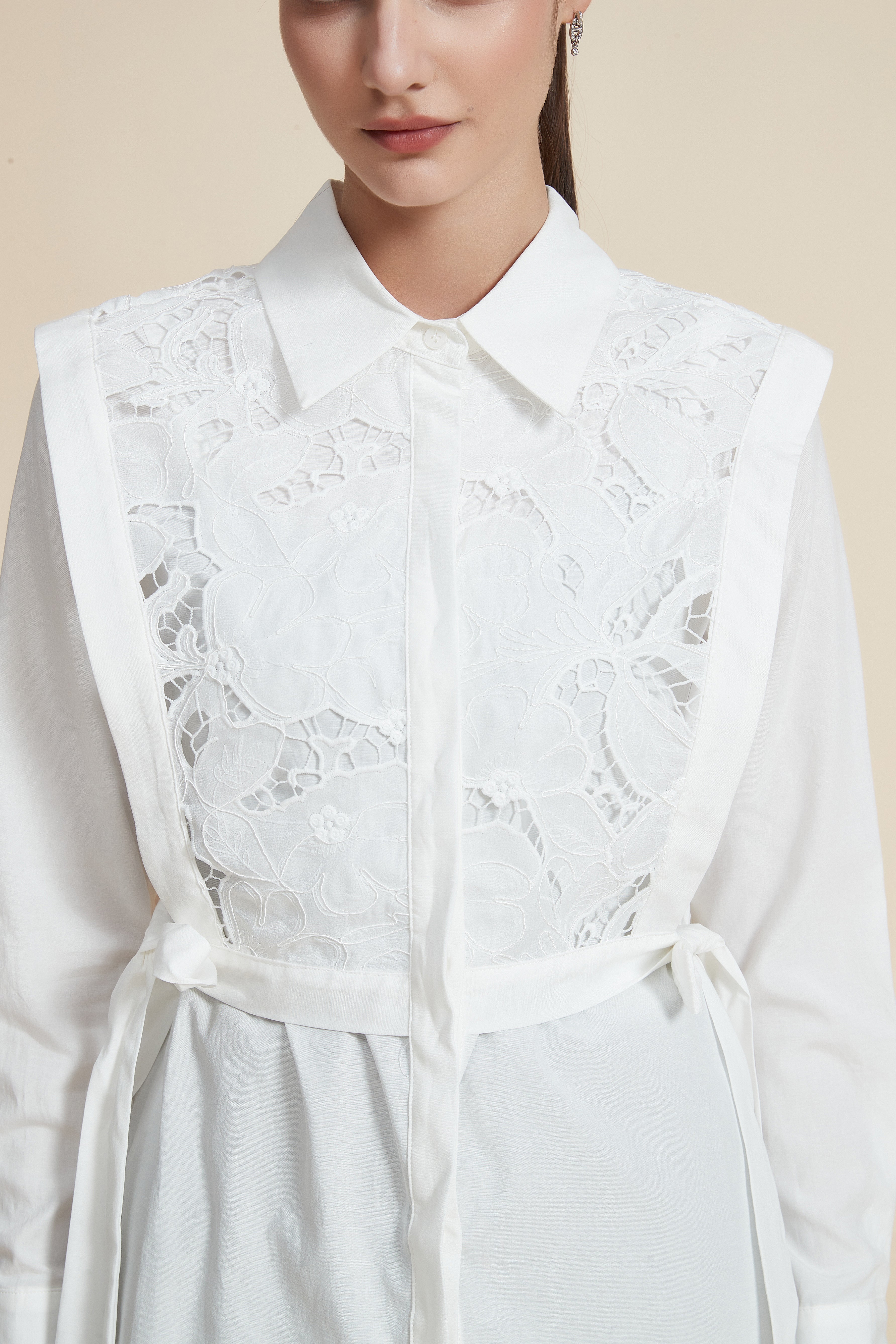 Long-sleeve collared blouse