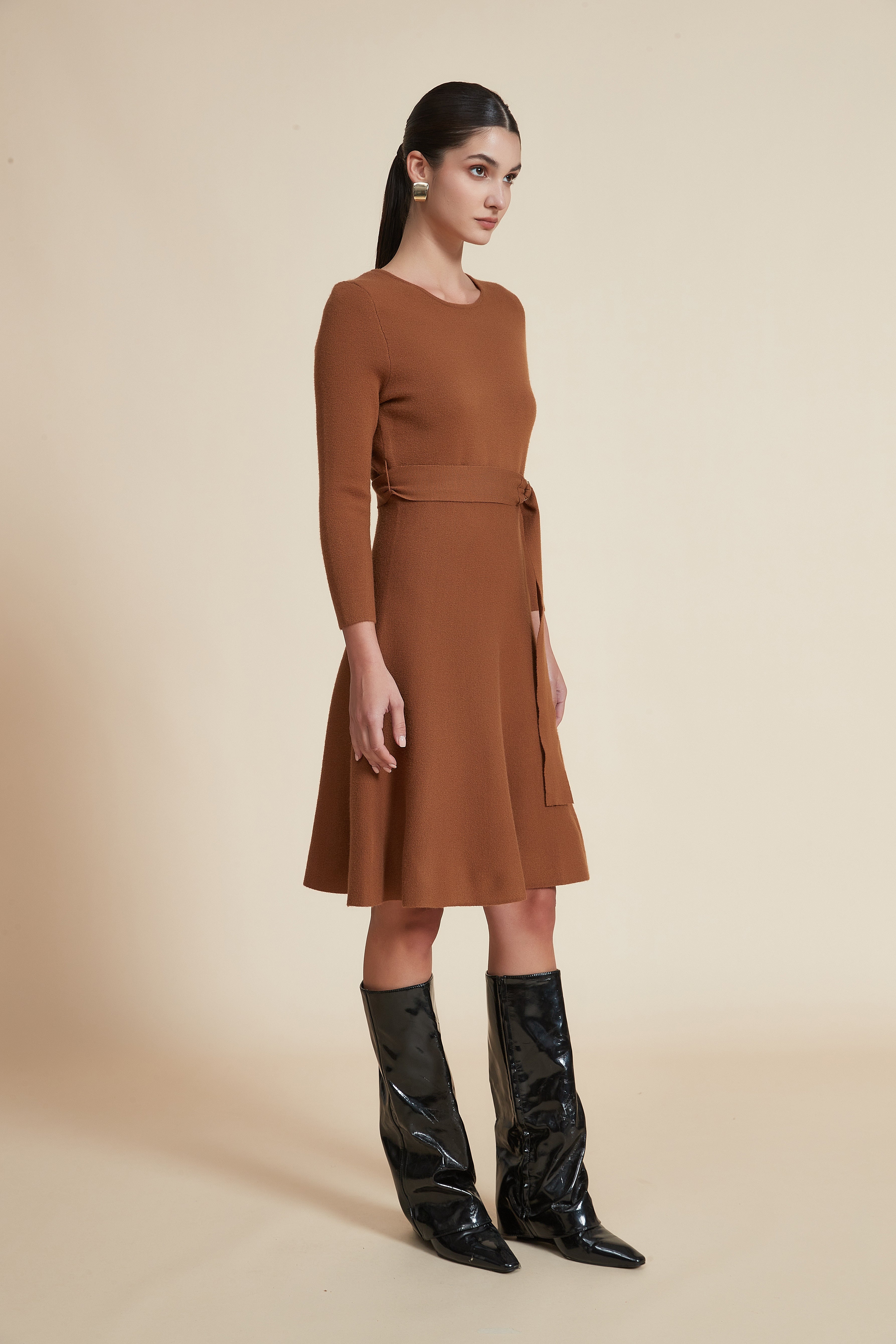 Knee-Length Solid Winter Dress with Long Sleeves