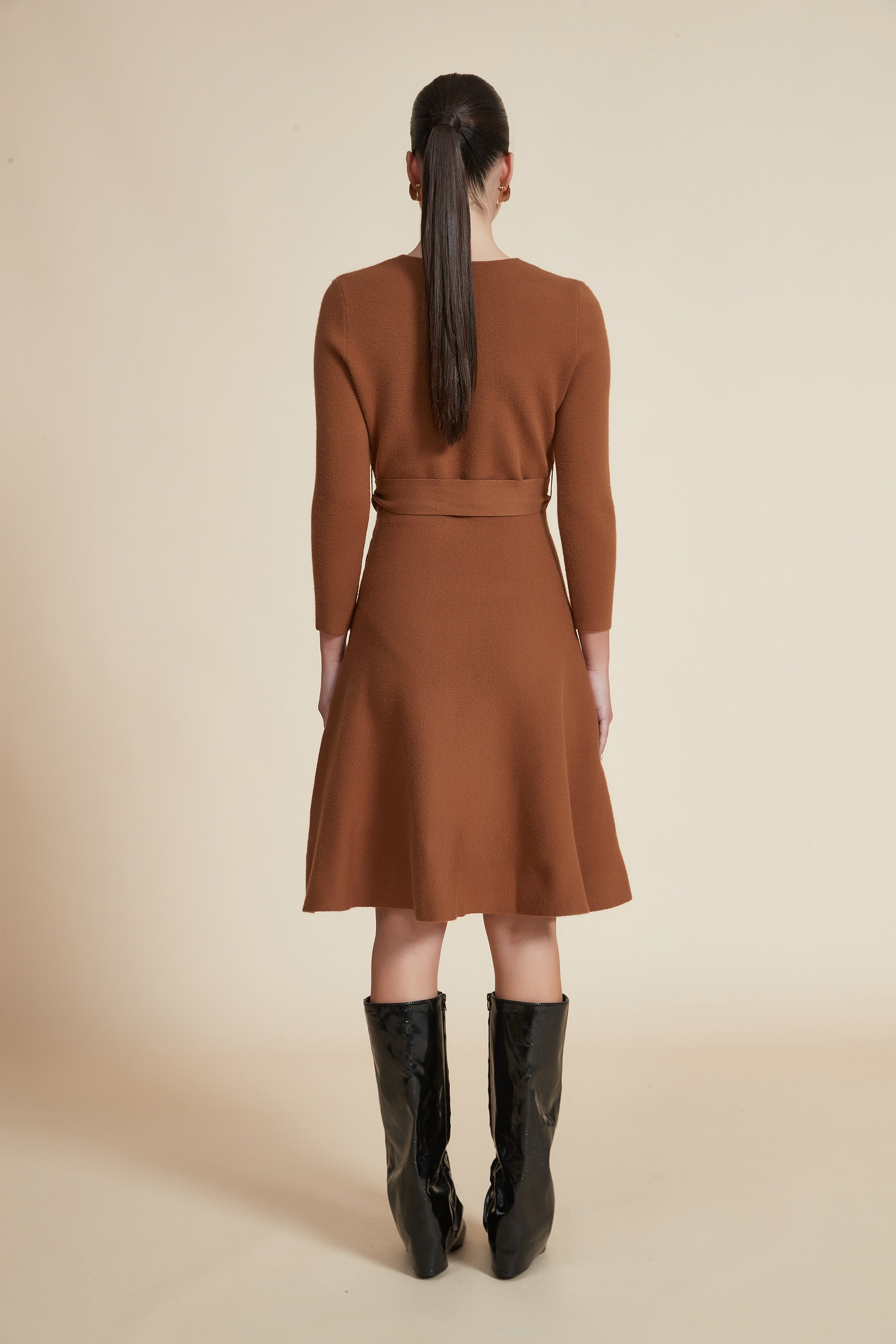 Knee-Length Solid Winter Dress with Long Sleeves