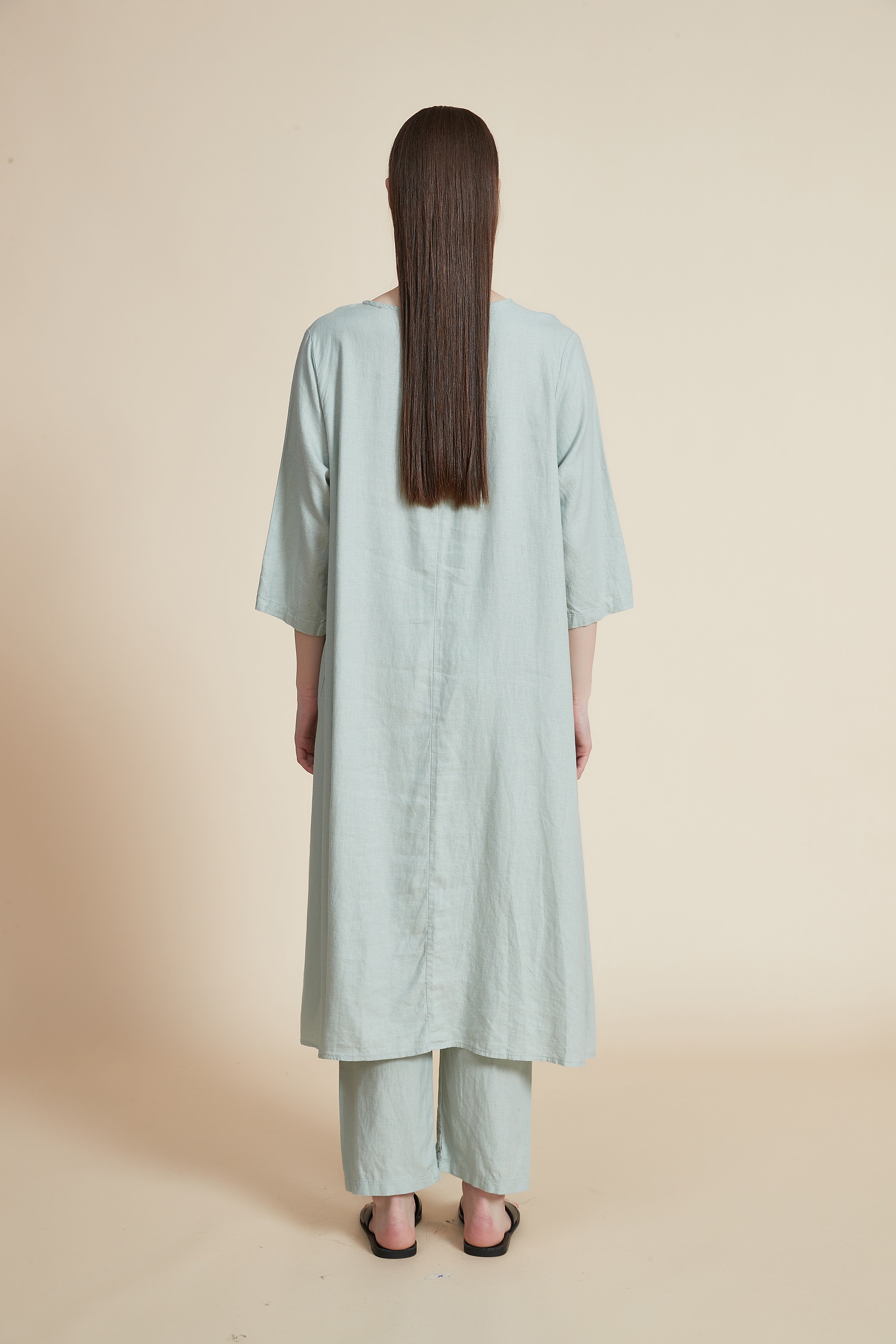 Short Sleeve Long Back Blouse with Round Neck