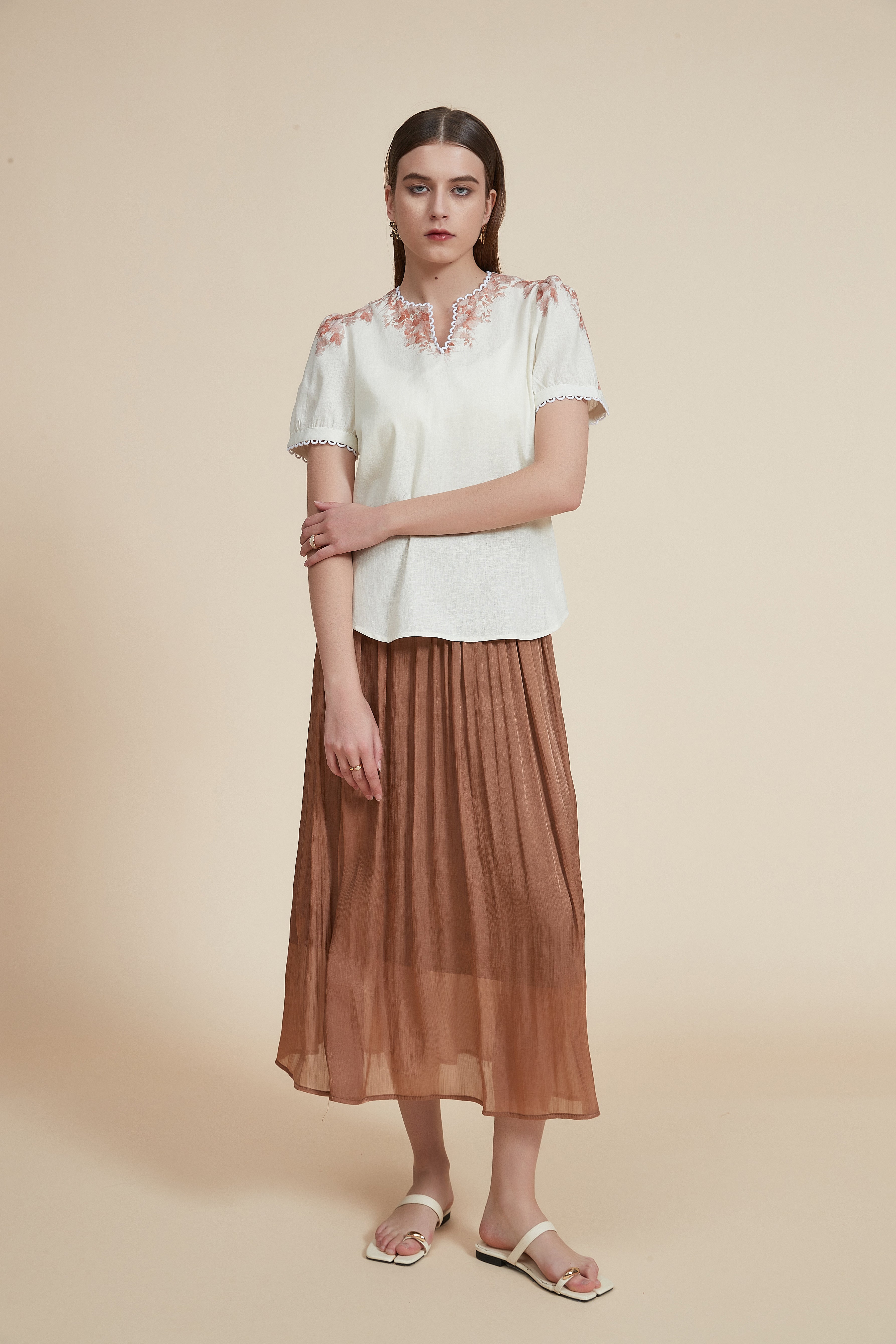 Waist-Length Half-Sleeve Blouse