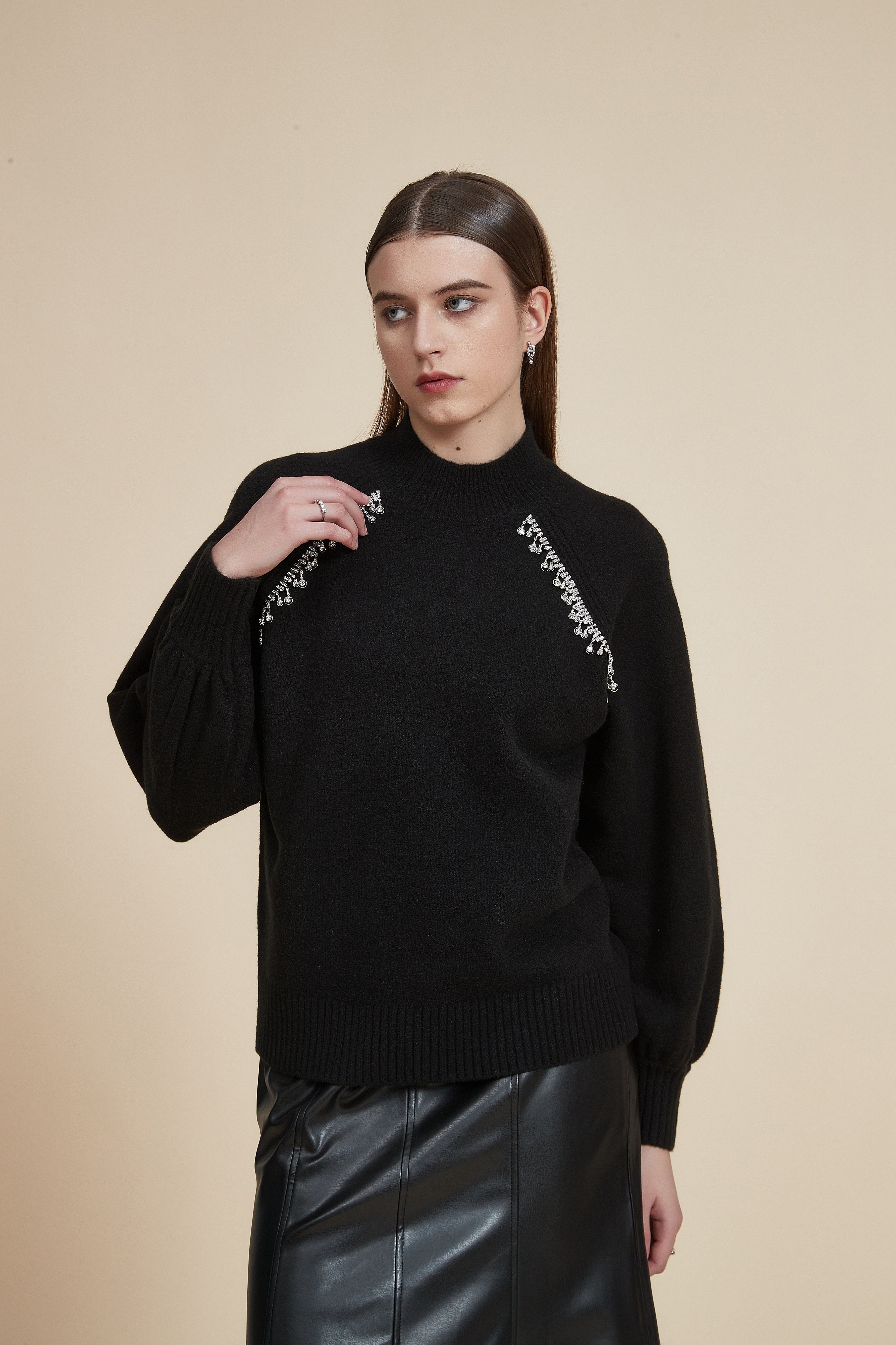 Oversized Sweater with Round Neck and Long Sleeves
