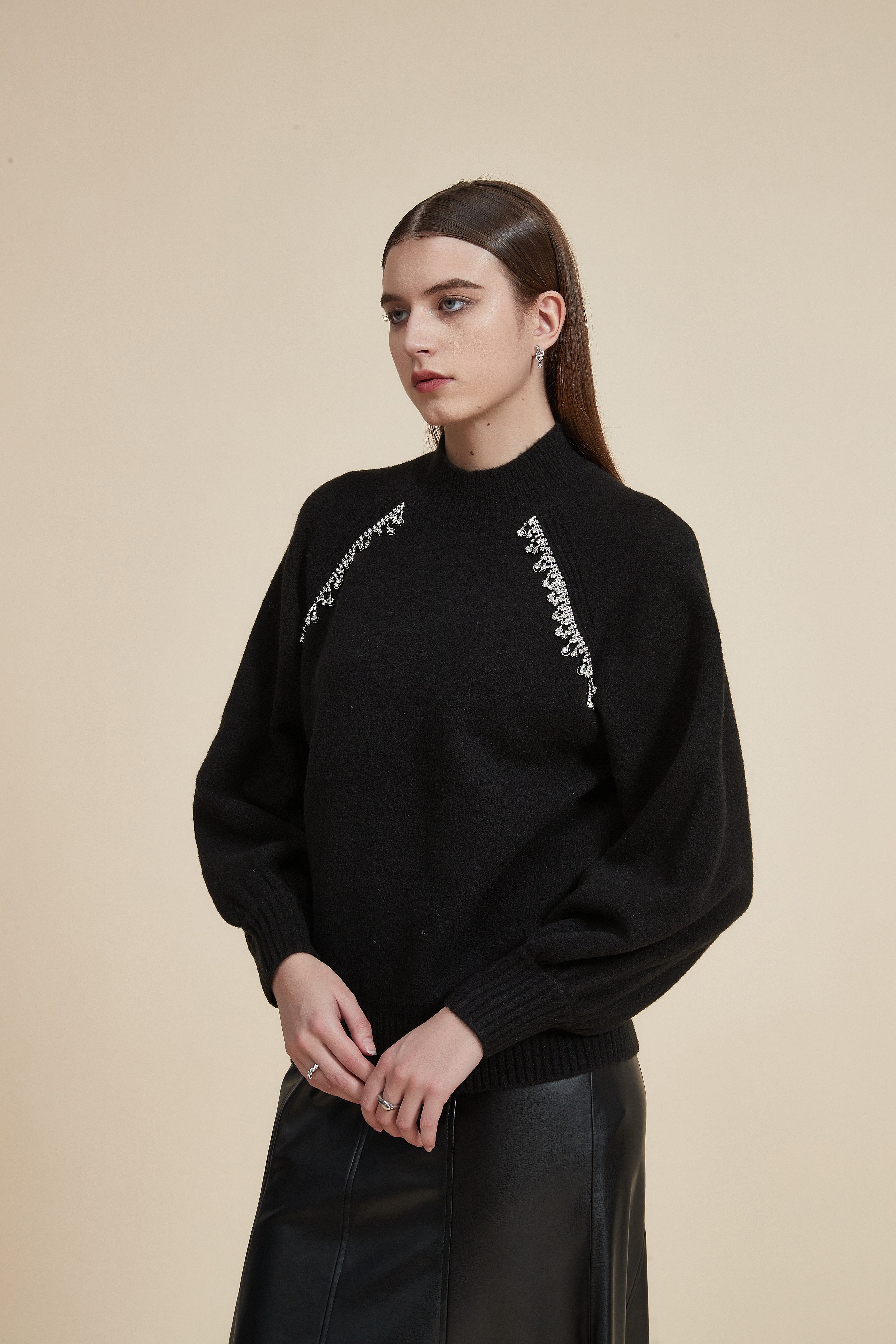 Oversized Sweater with Round Neck and Long Sleeves