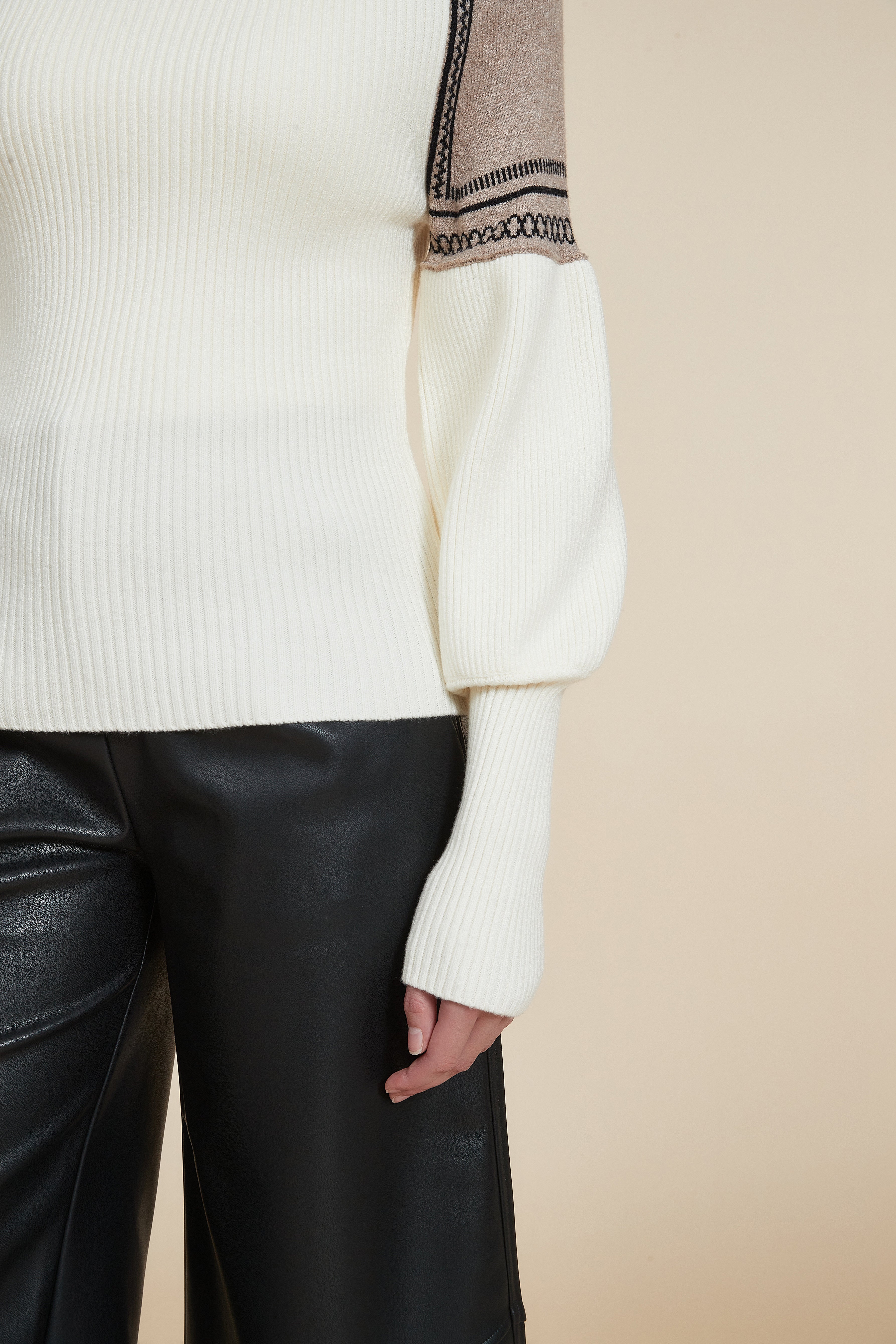 Ribbed long-sleeve puff T-shirt