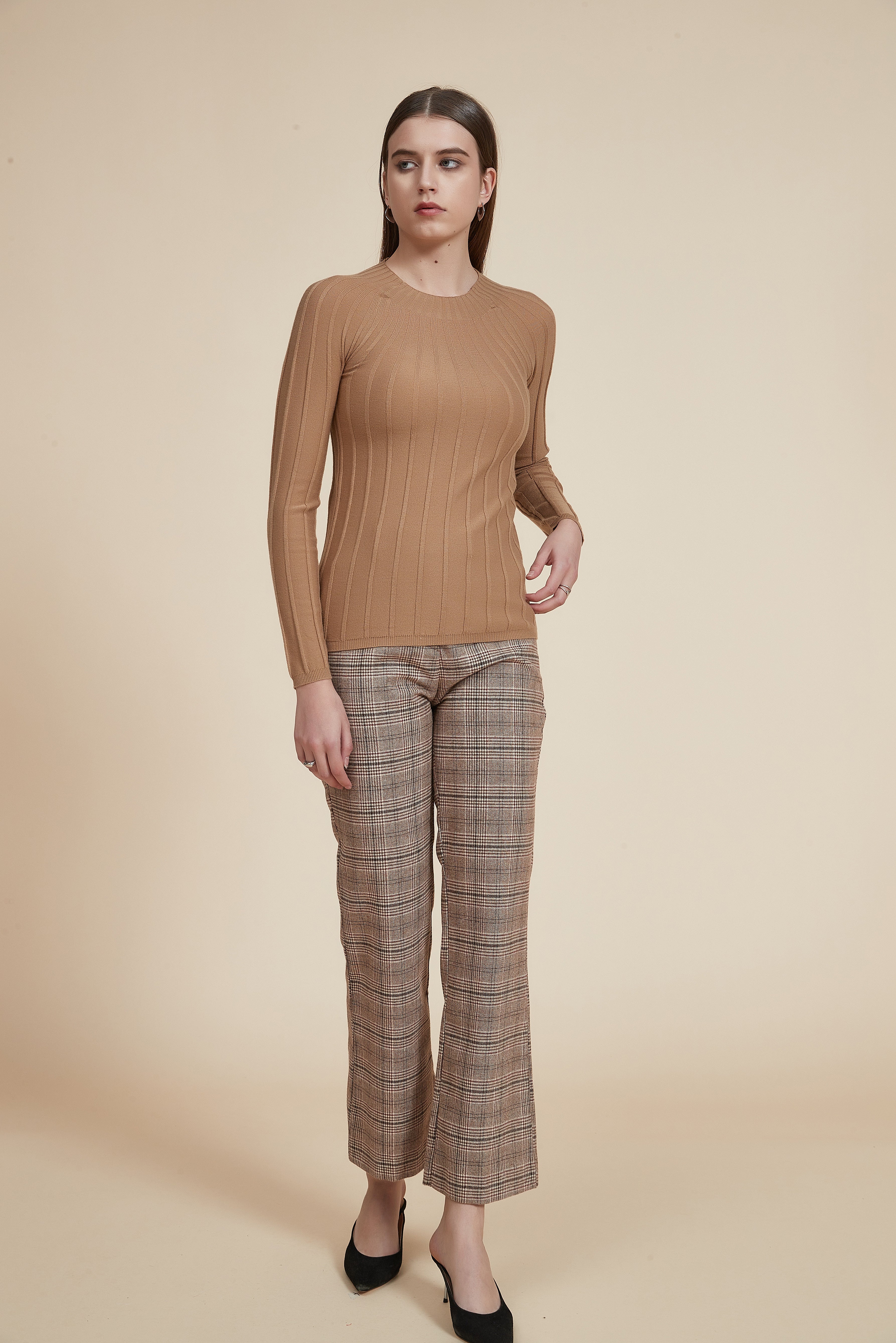 Long Sleeve Ribbed Round Neck Sweater