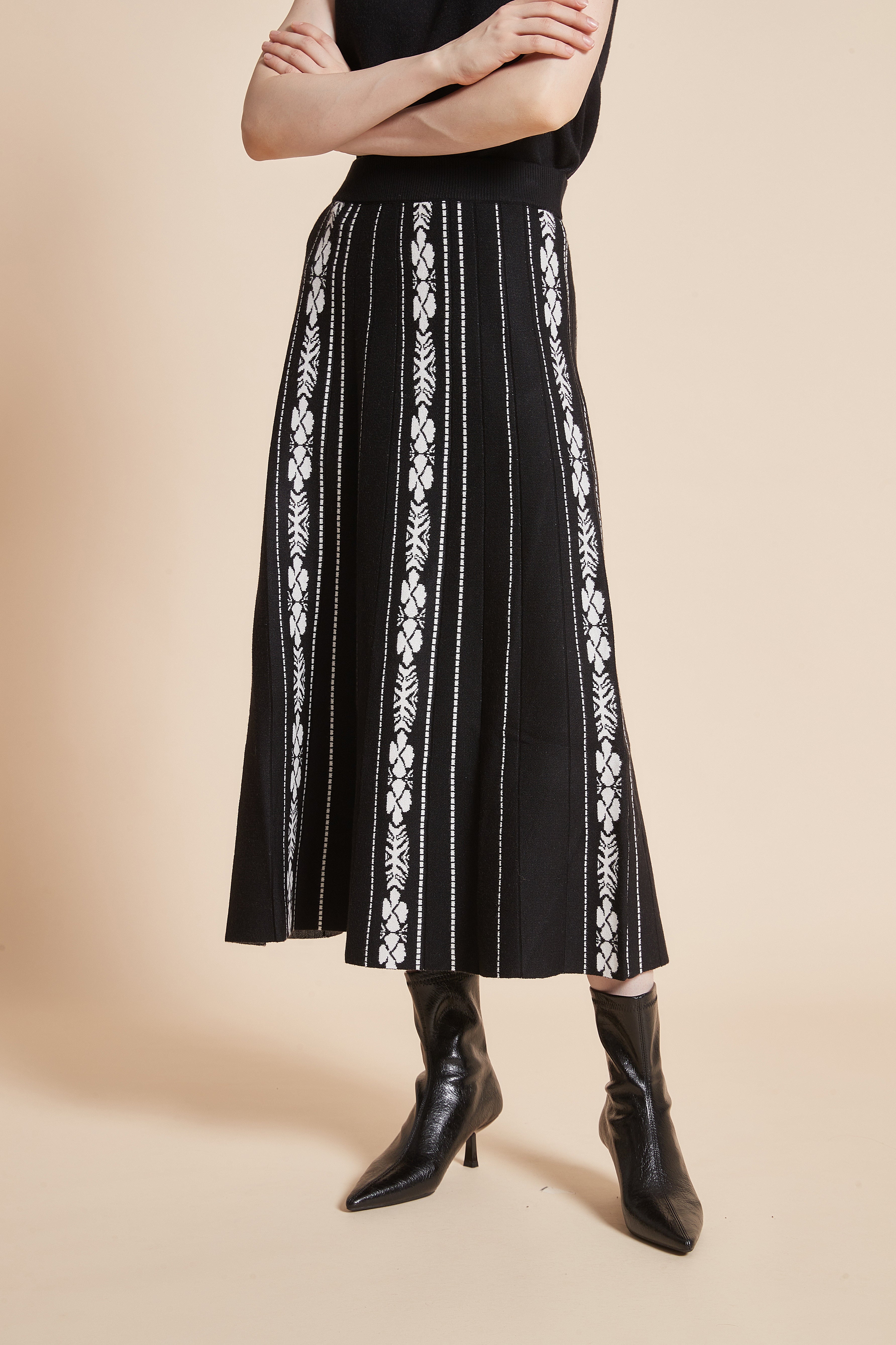 Yola Long Wide Ribbed Skirt