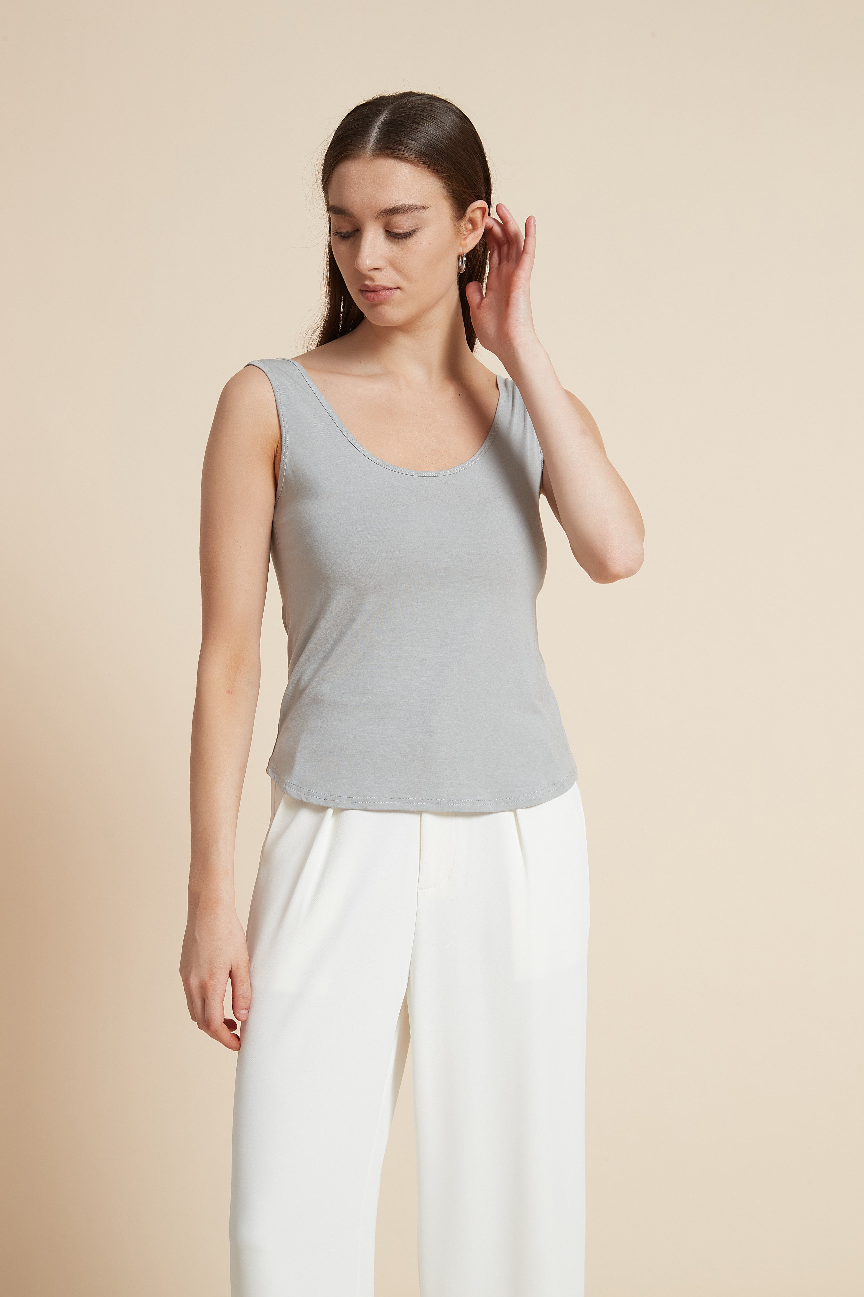 Sleeveless Round Neck Top