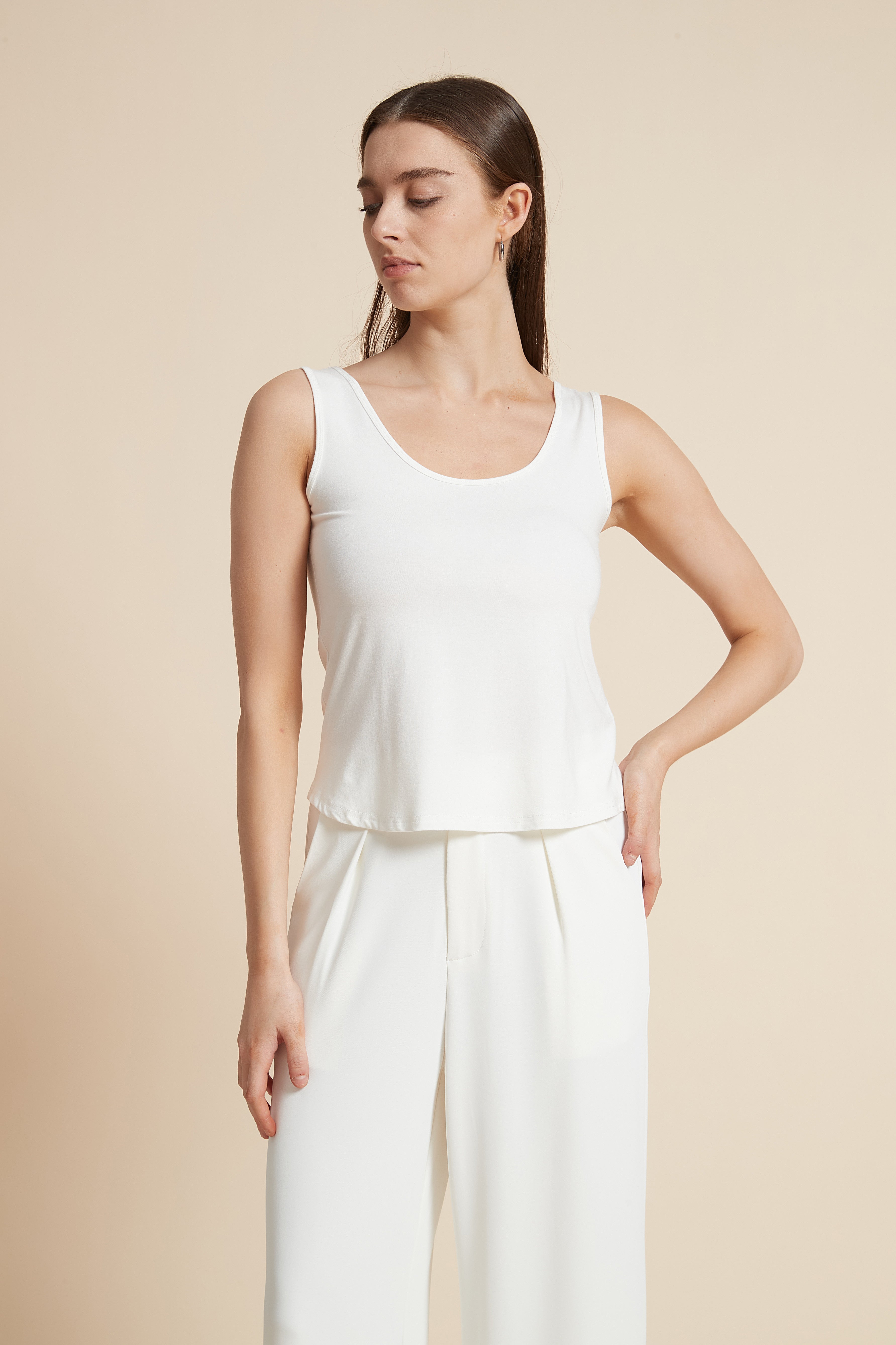 Sleeveless Round Neck Top