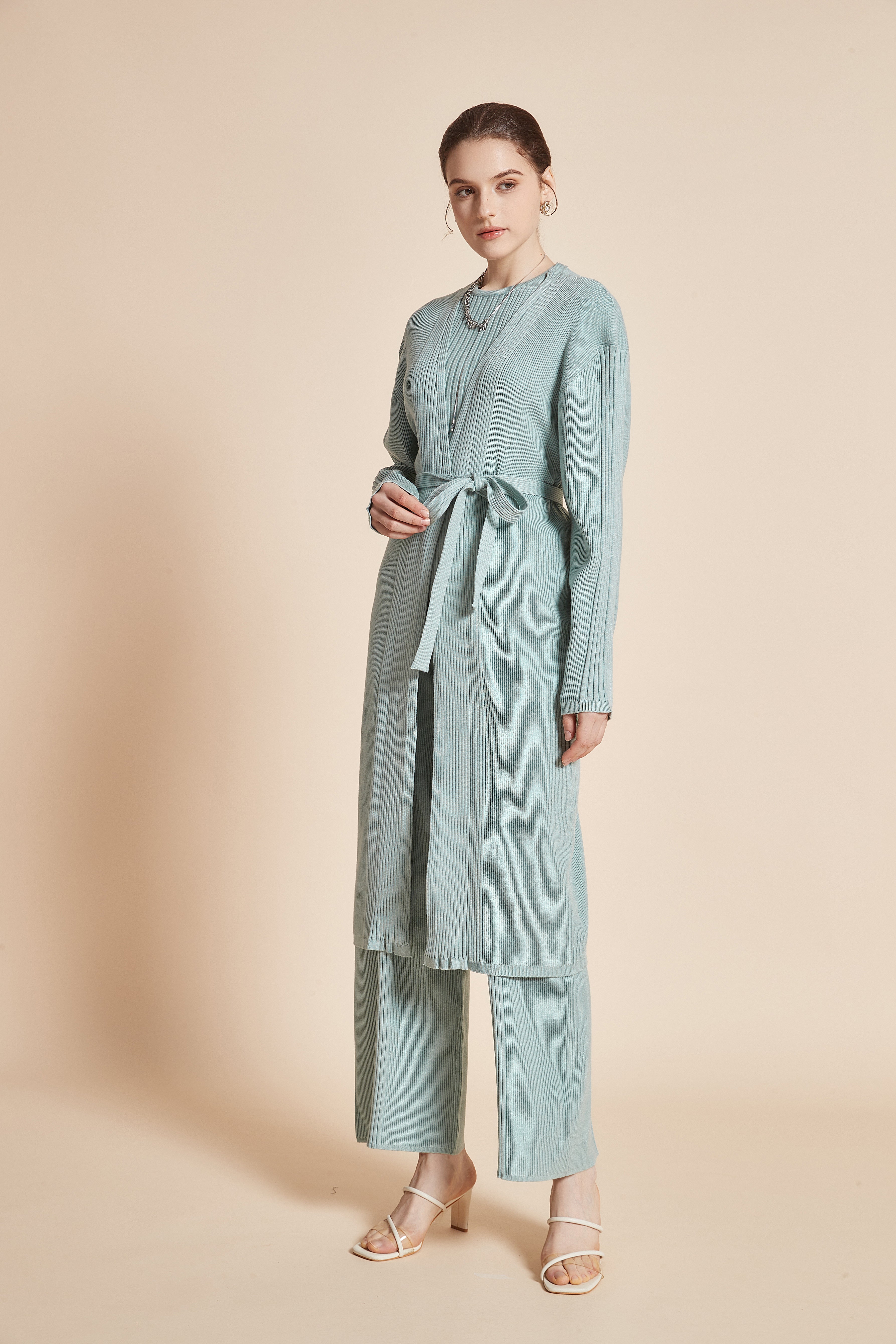 Yola Long open jacket with long sleeves and a waist belt