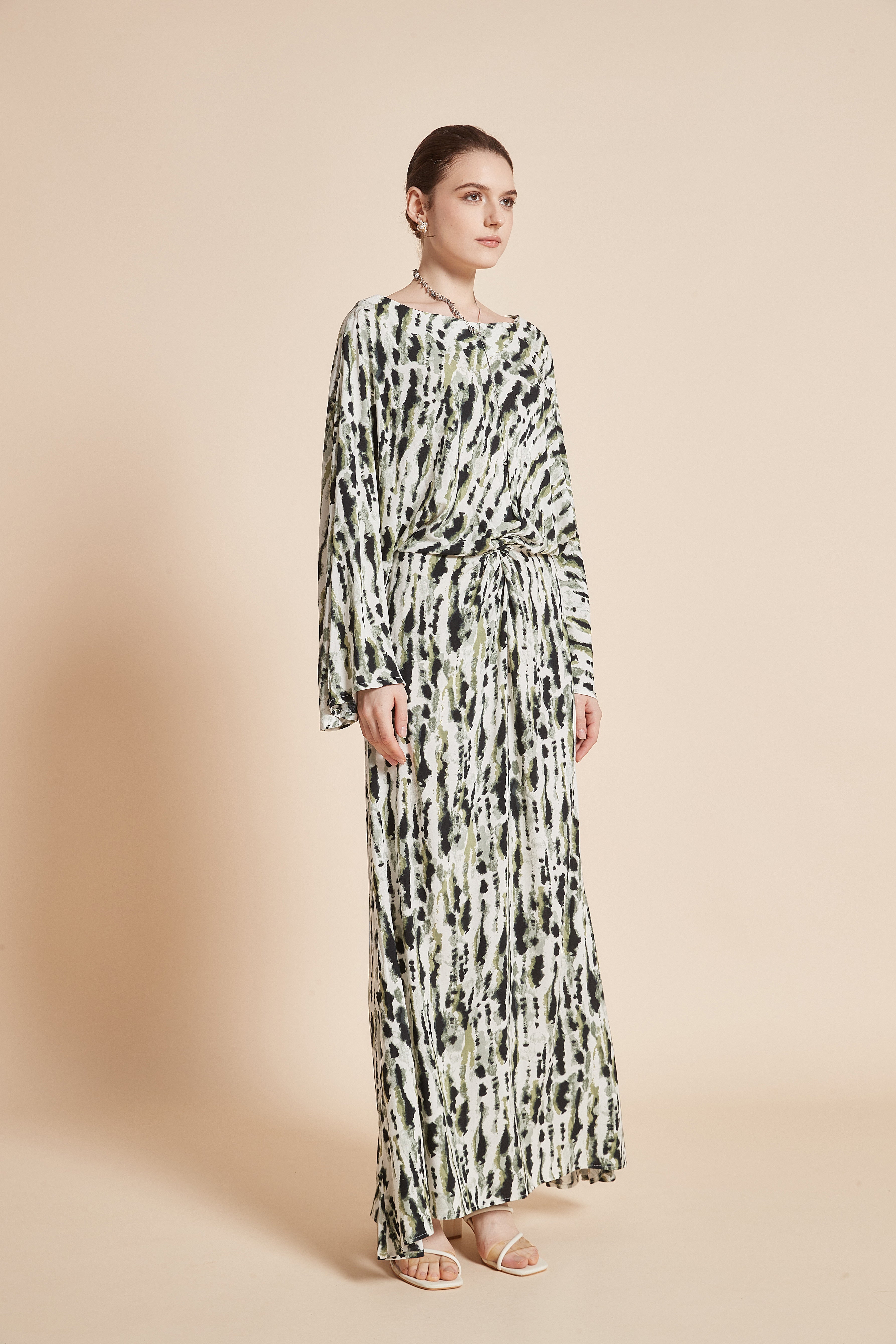 Yola Long Printed Dress with Colors and Long Sleeves