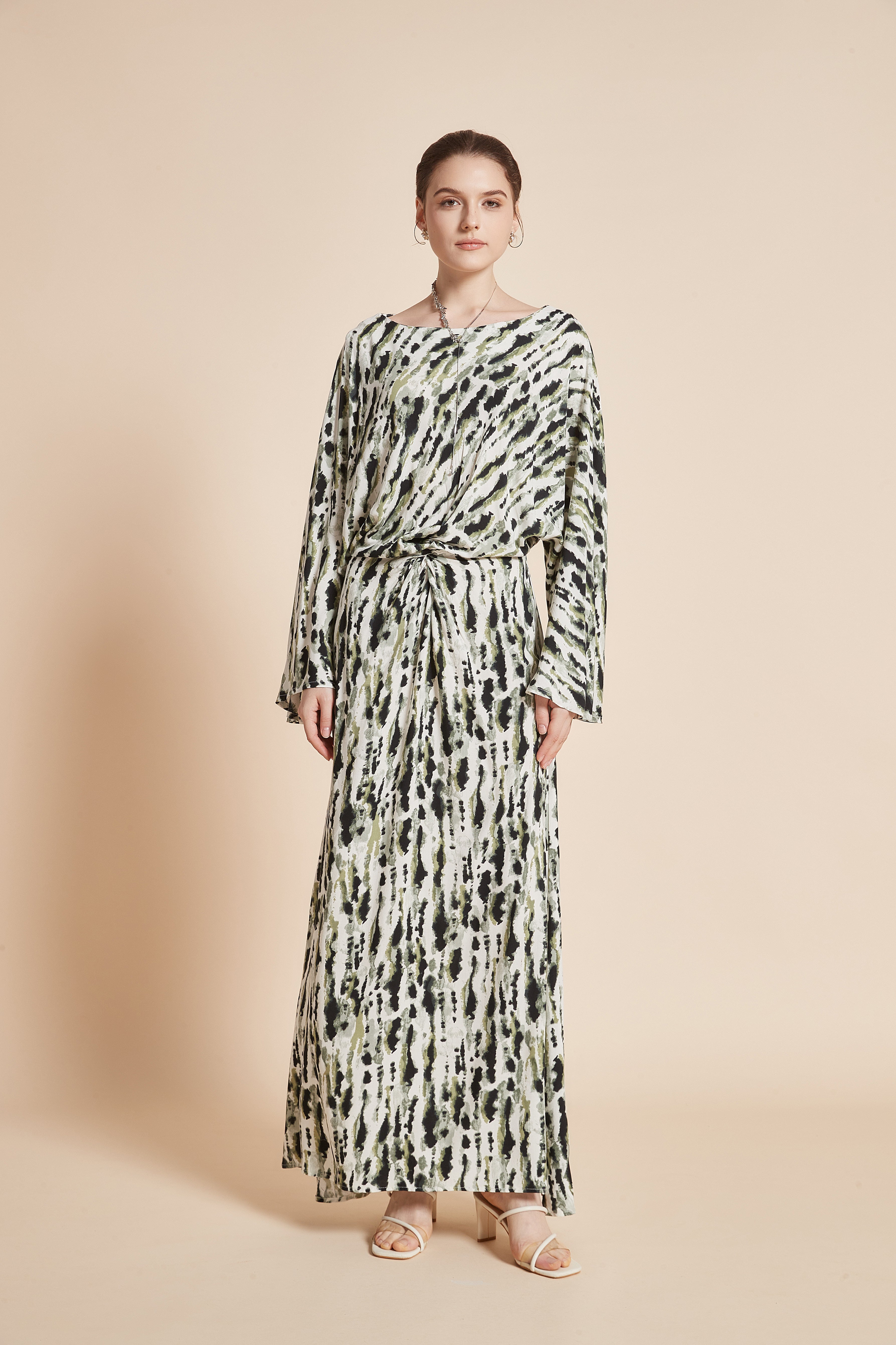 Yola Long Printed Dress with Colors and Long Sleeves