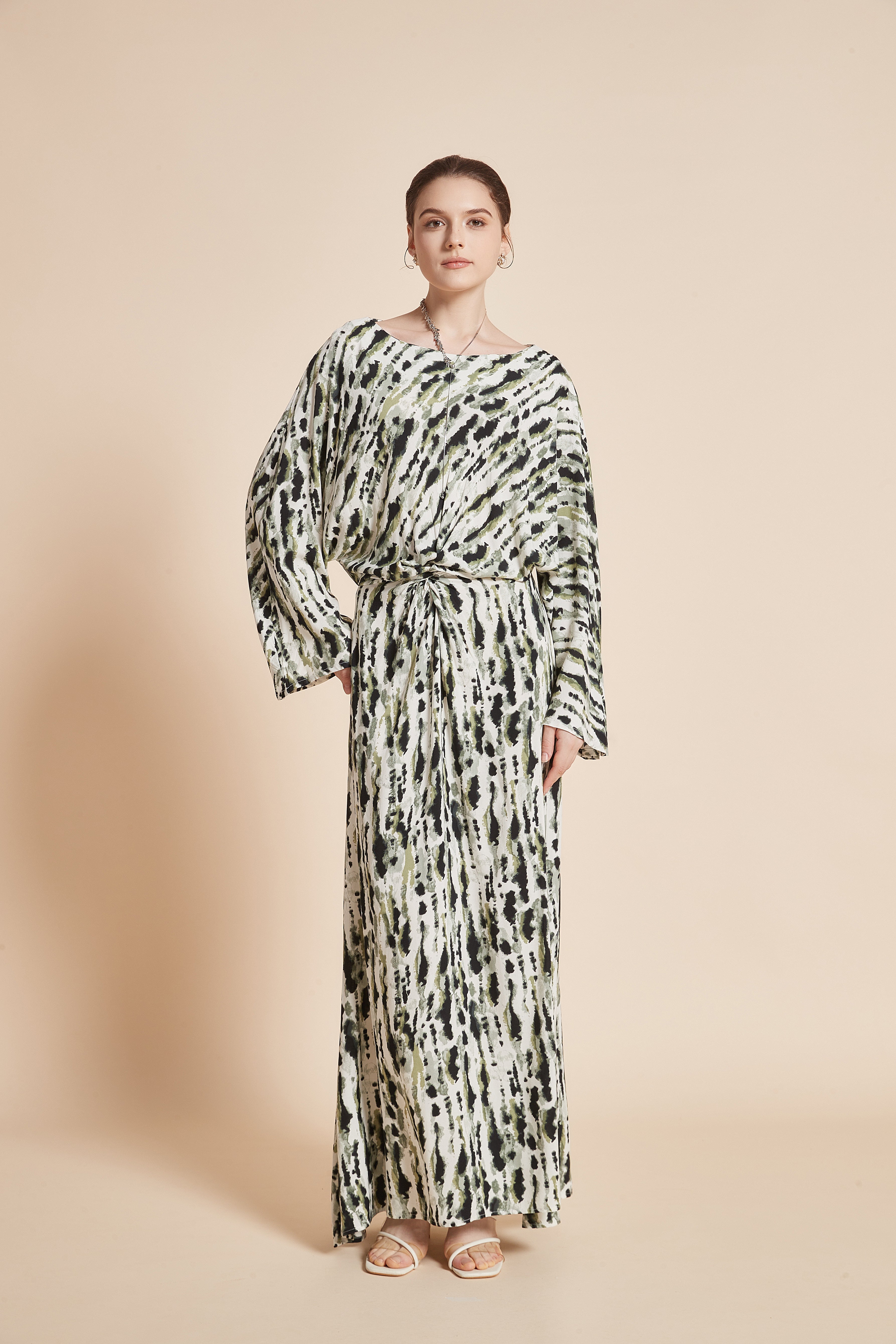 Yola Long Printed Dress with Colors and Long Sleeves