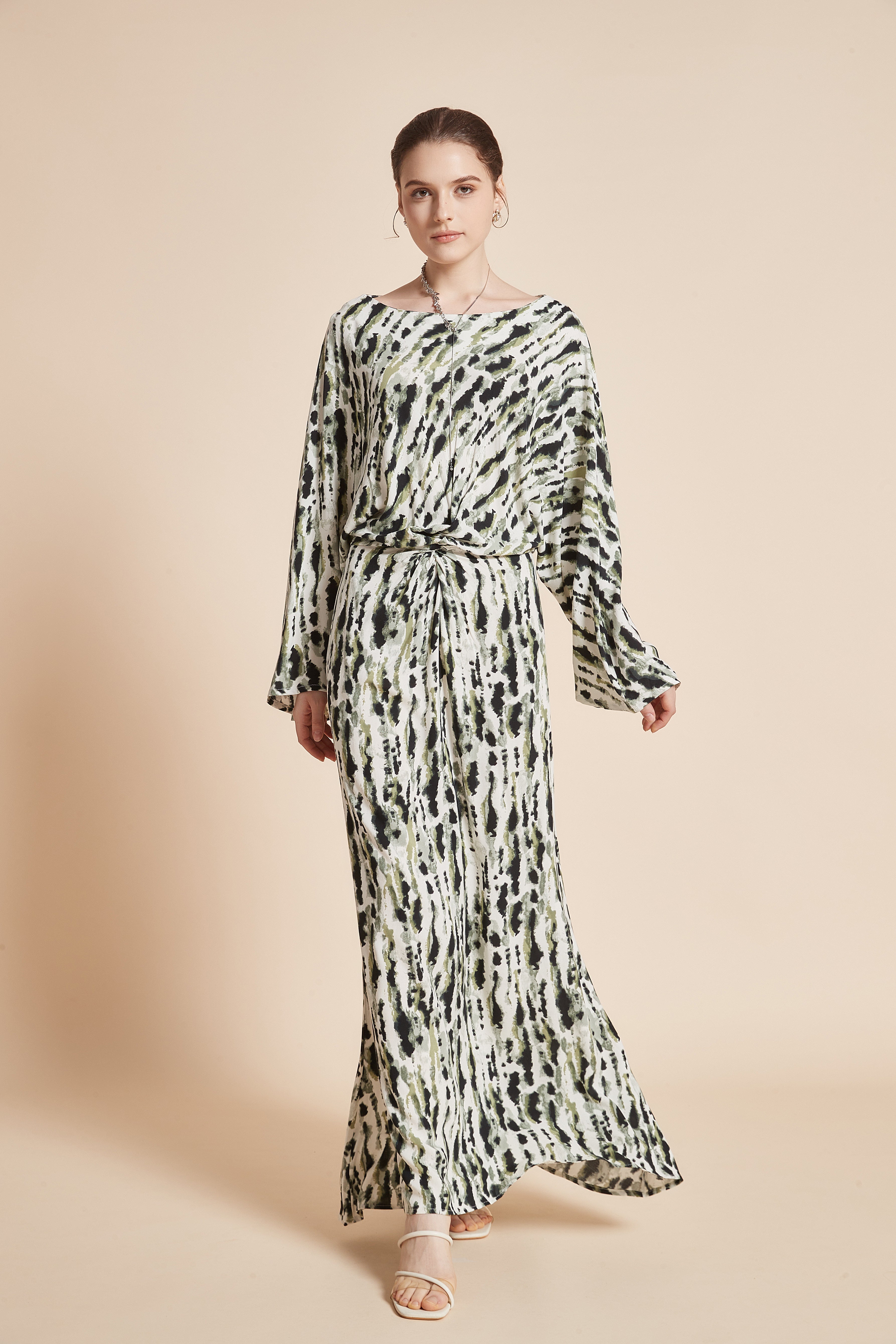 Yola Long Printed Dress with Colors and Long Sleeves