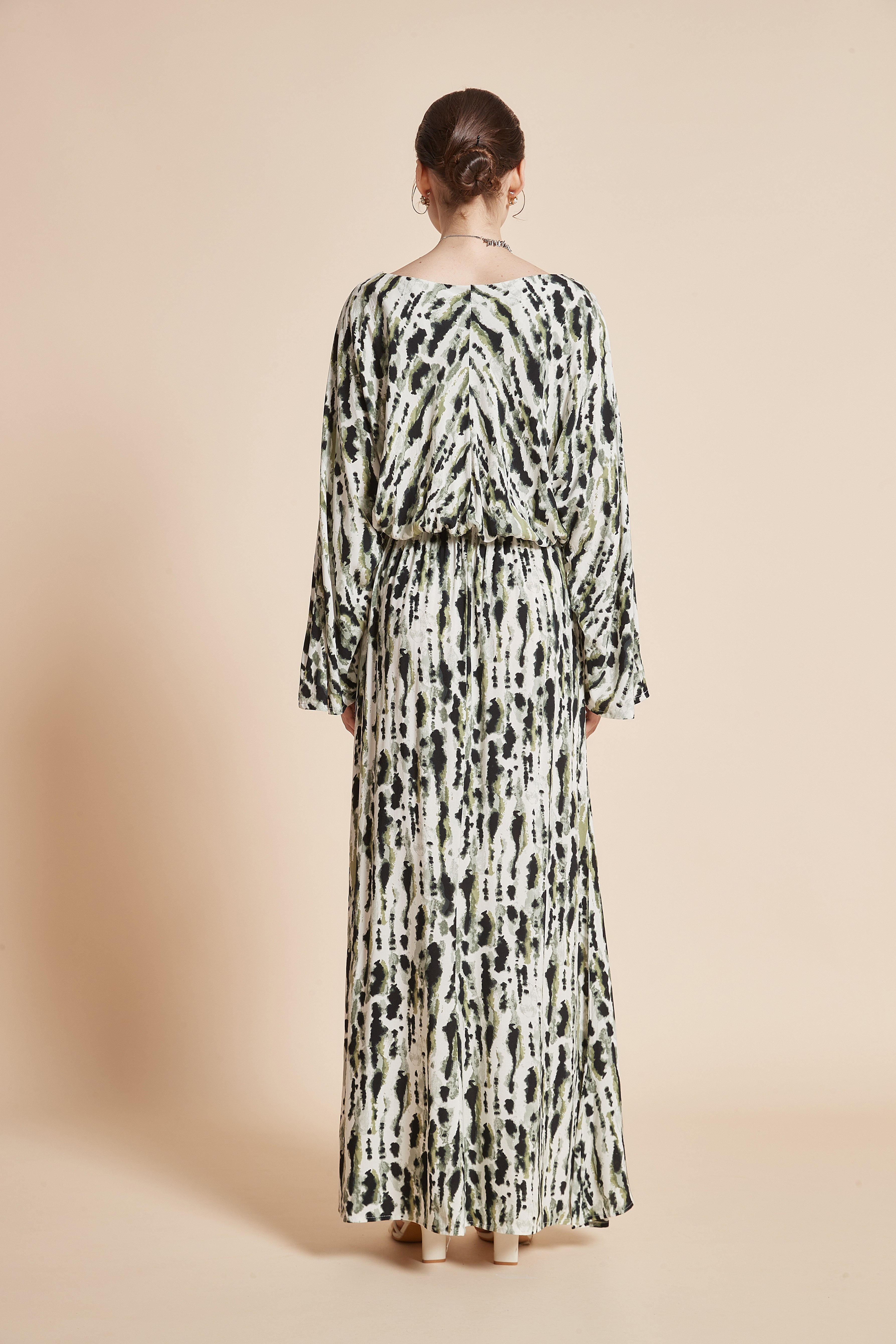 Yola Long Printed Dress with Colors and Long Sleeves