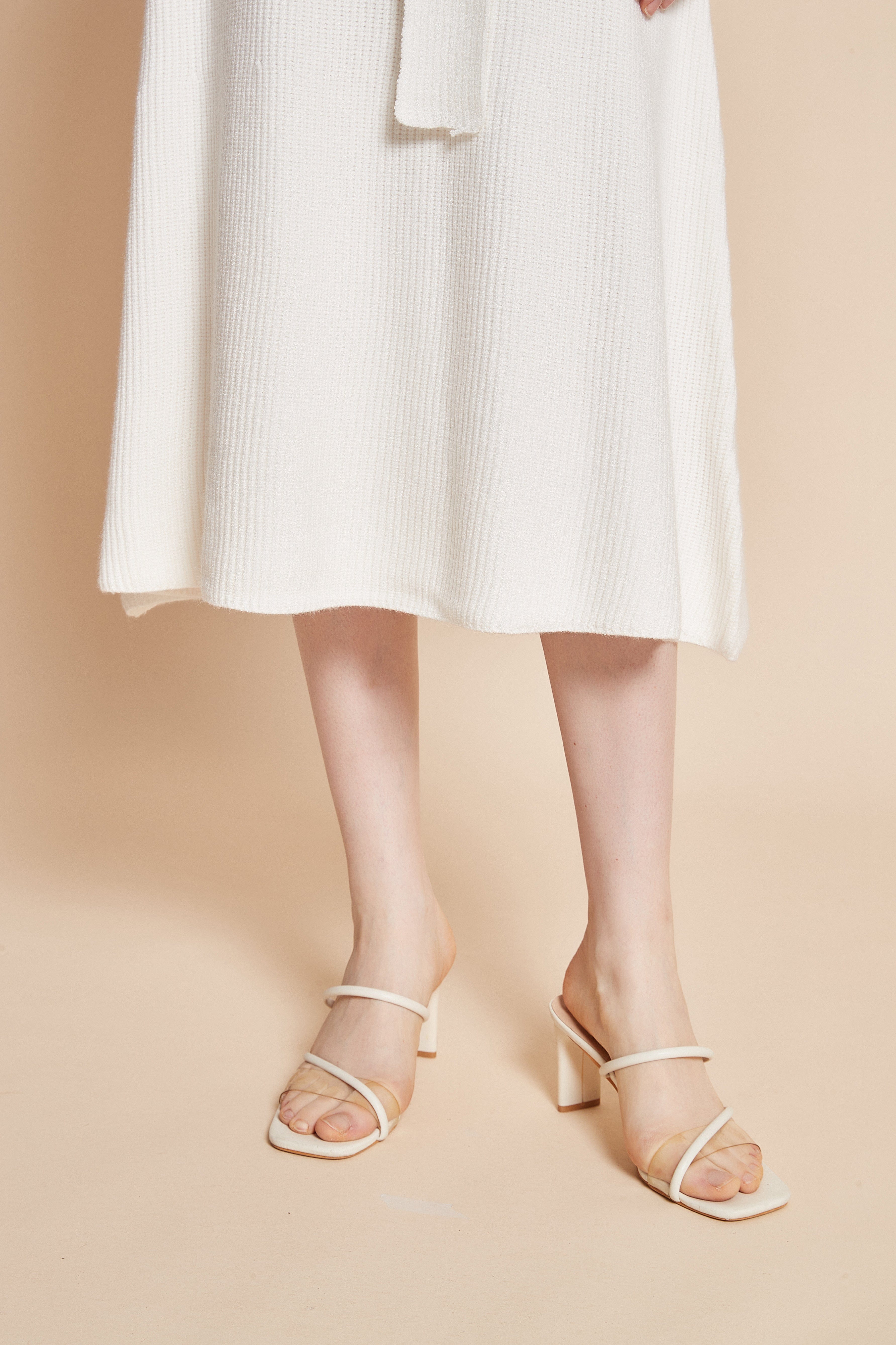 Stylish Waist Tie Midi Dress with Round Neckline and Long Wide